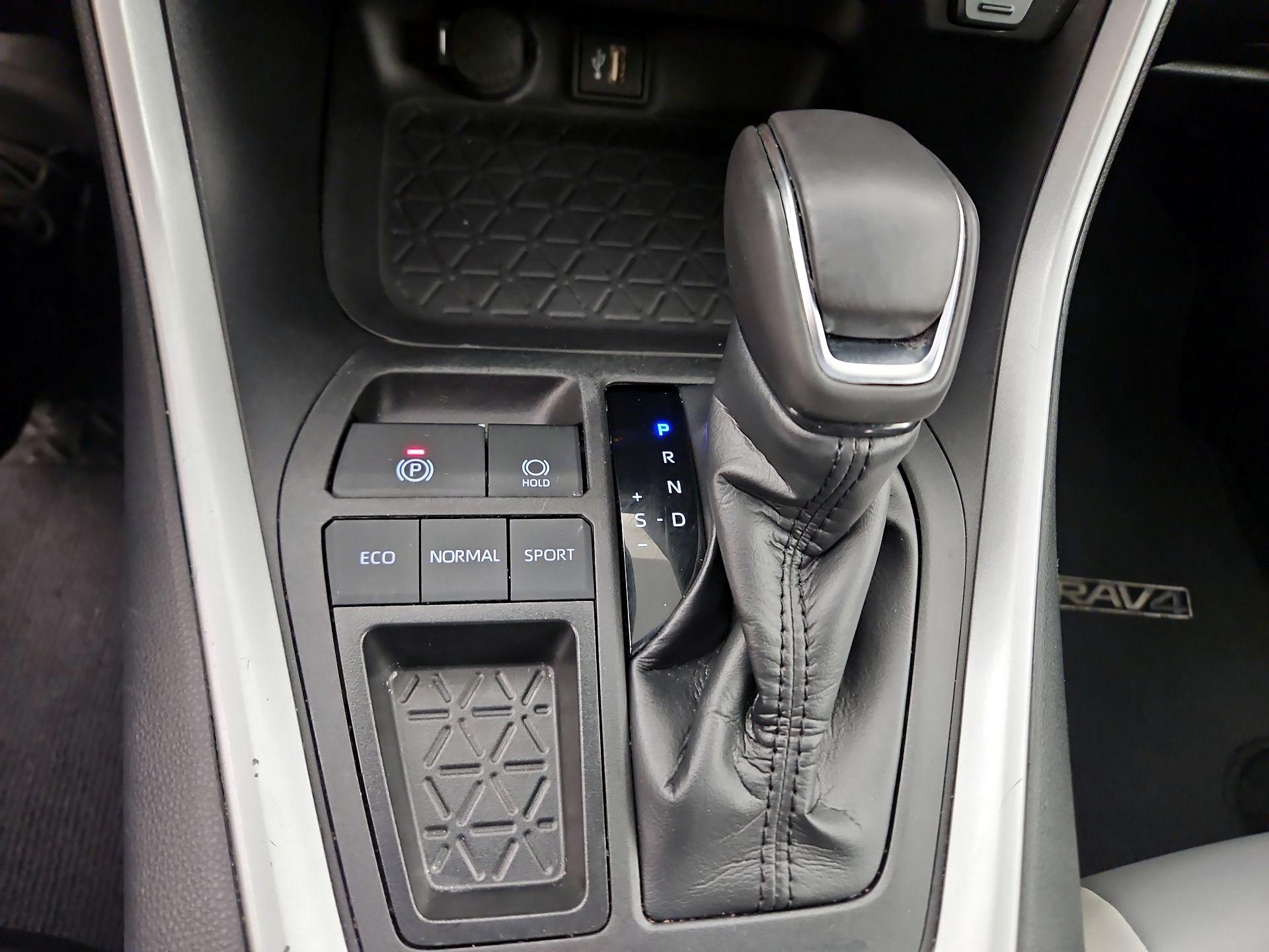 Thumbnail: 2024 Toyota RAV4 - 17