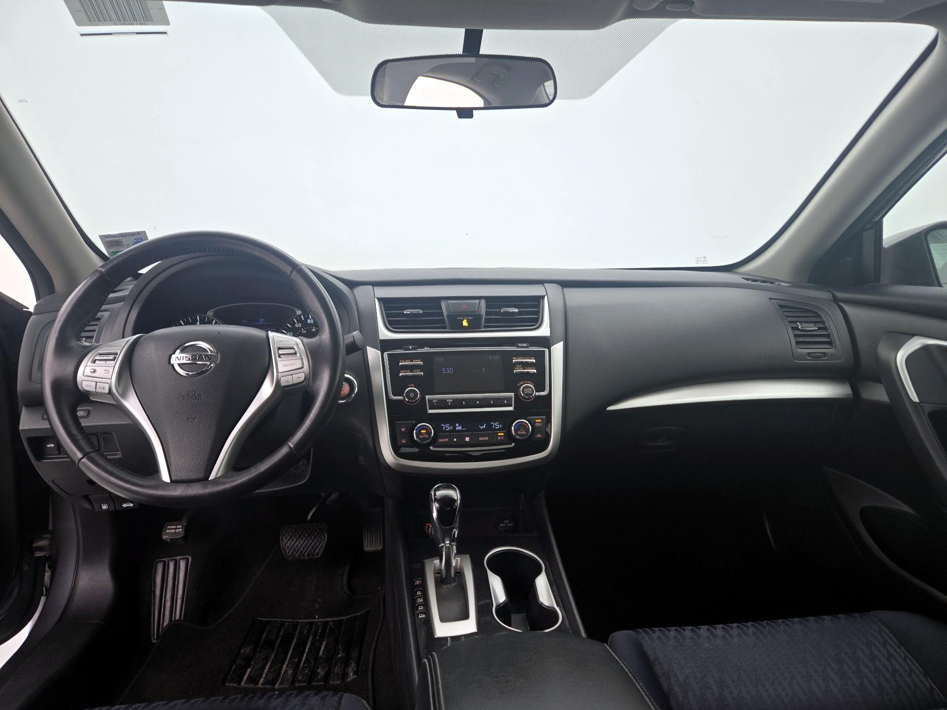 Thumbnail: 2018 Nissan Altima - 9