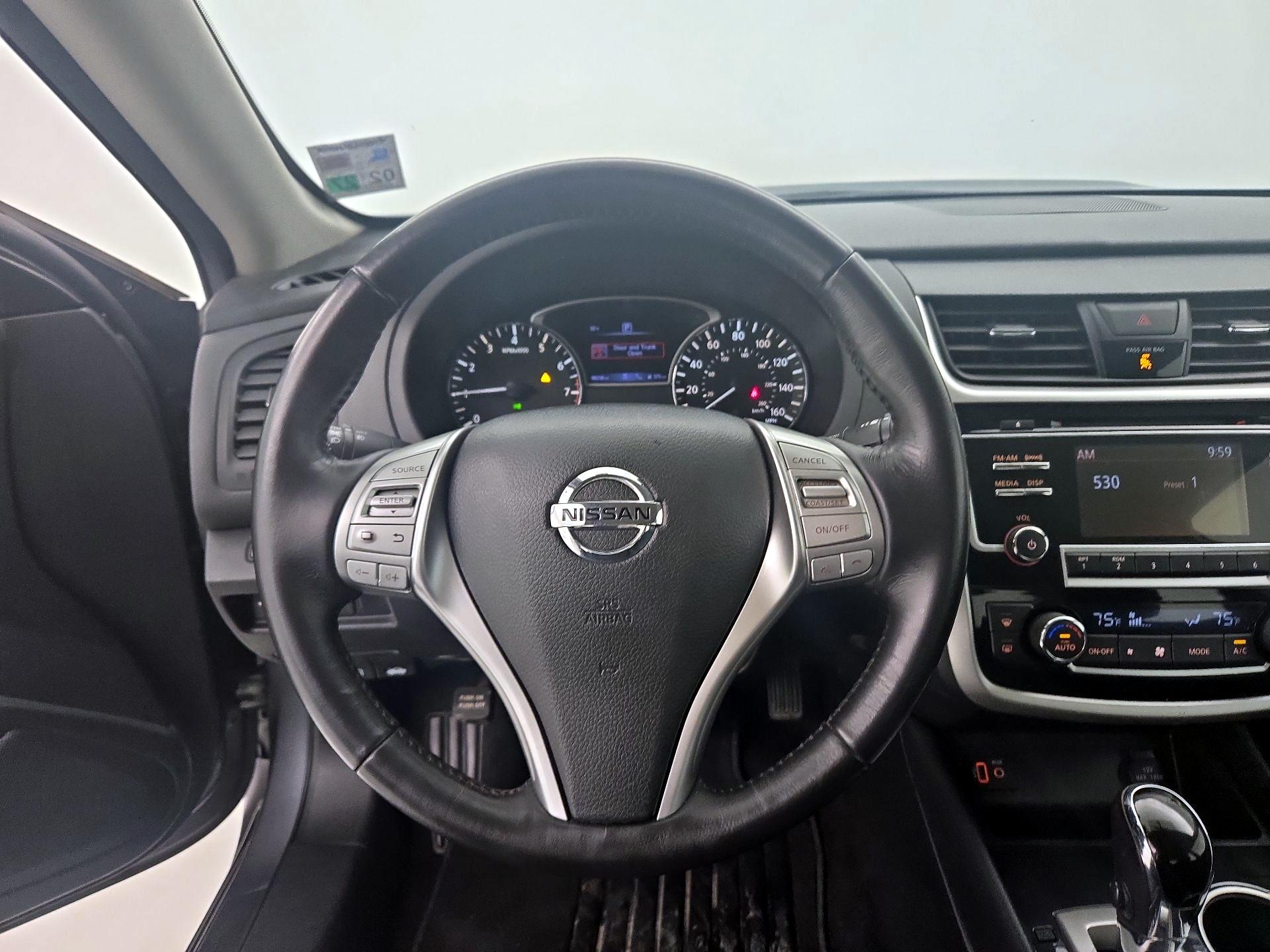 Thumbnail: 2018 Nissan Altima - 10