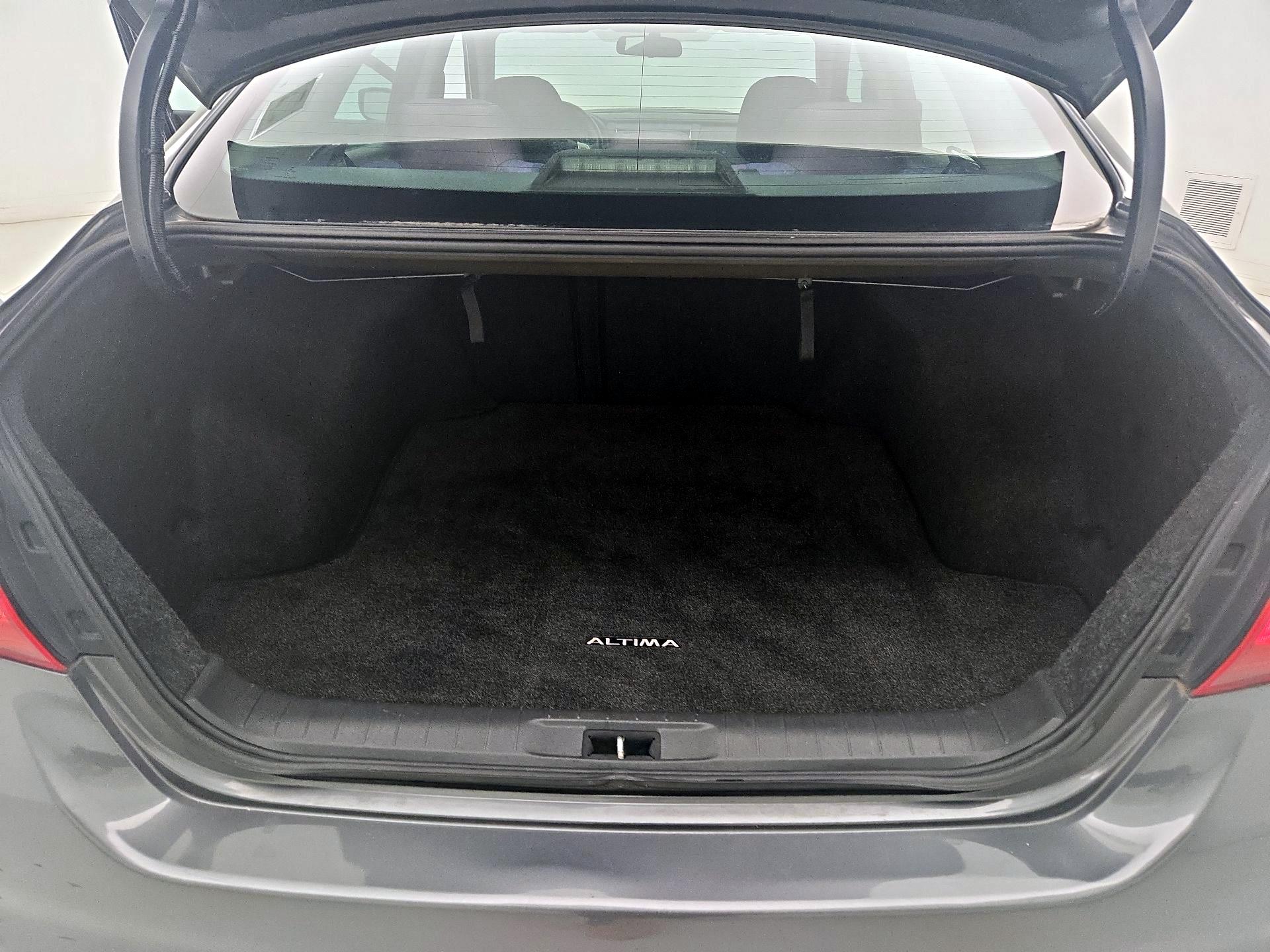 Thumbnail: 2018 Nissan Altima - 20