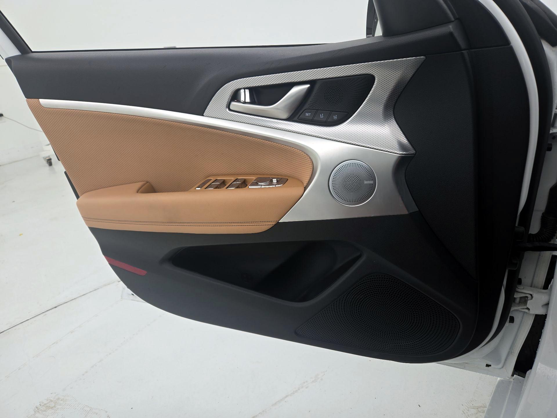 Thumbnail: 2022 Genesis G70 - 12