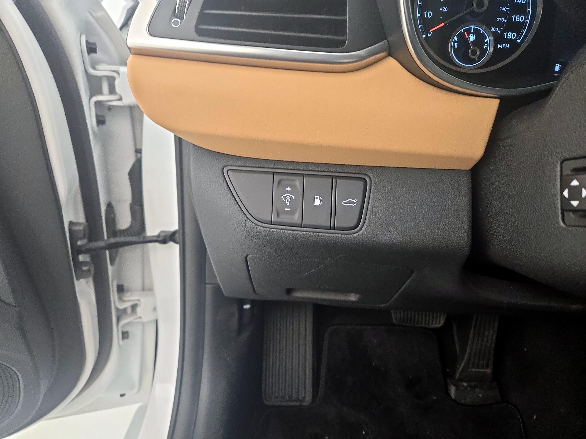 Thumbnail: 2022 Genesis G70 - 13