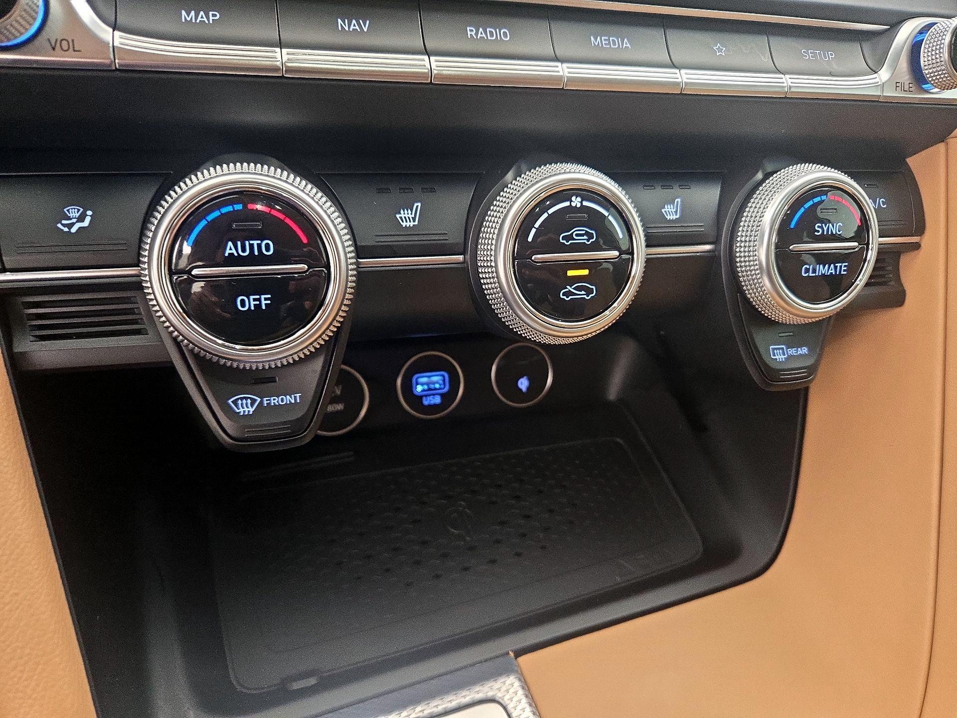 Thumbnail: 2022 Genesis G70 - 17