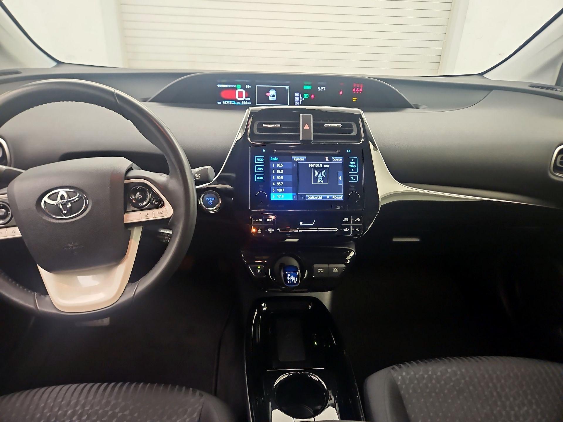 Thumbnail: 2017 Toyota Prius - 9