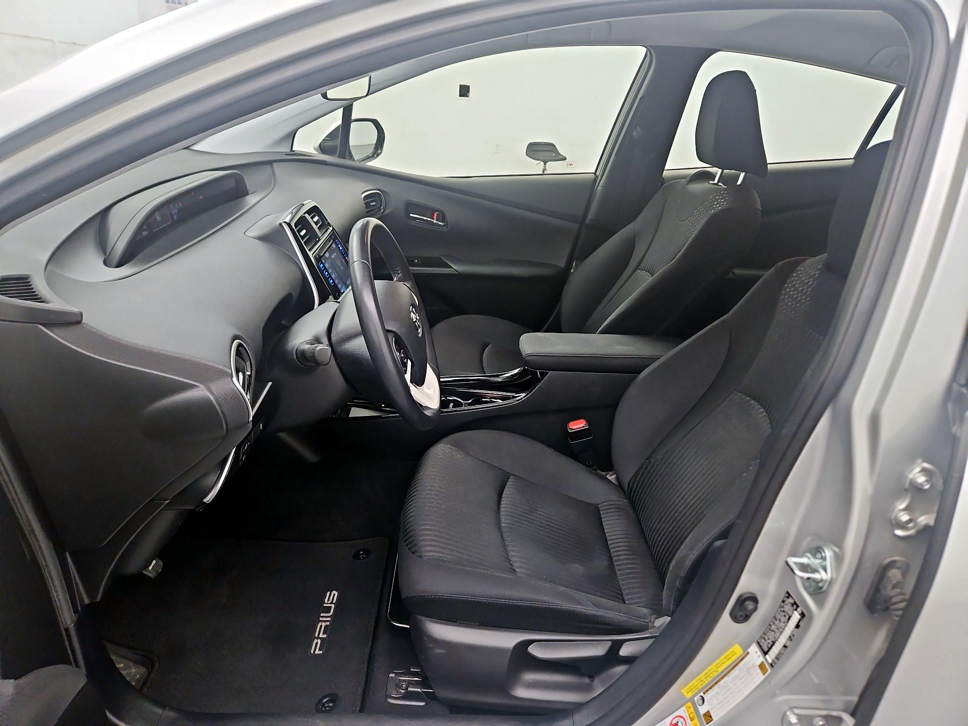 Thumbnail: 2017 Toyota Prius - 11