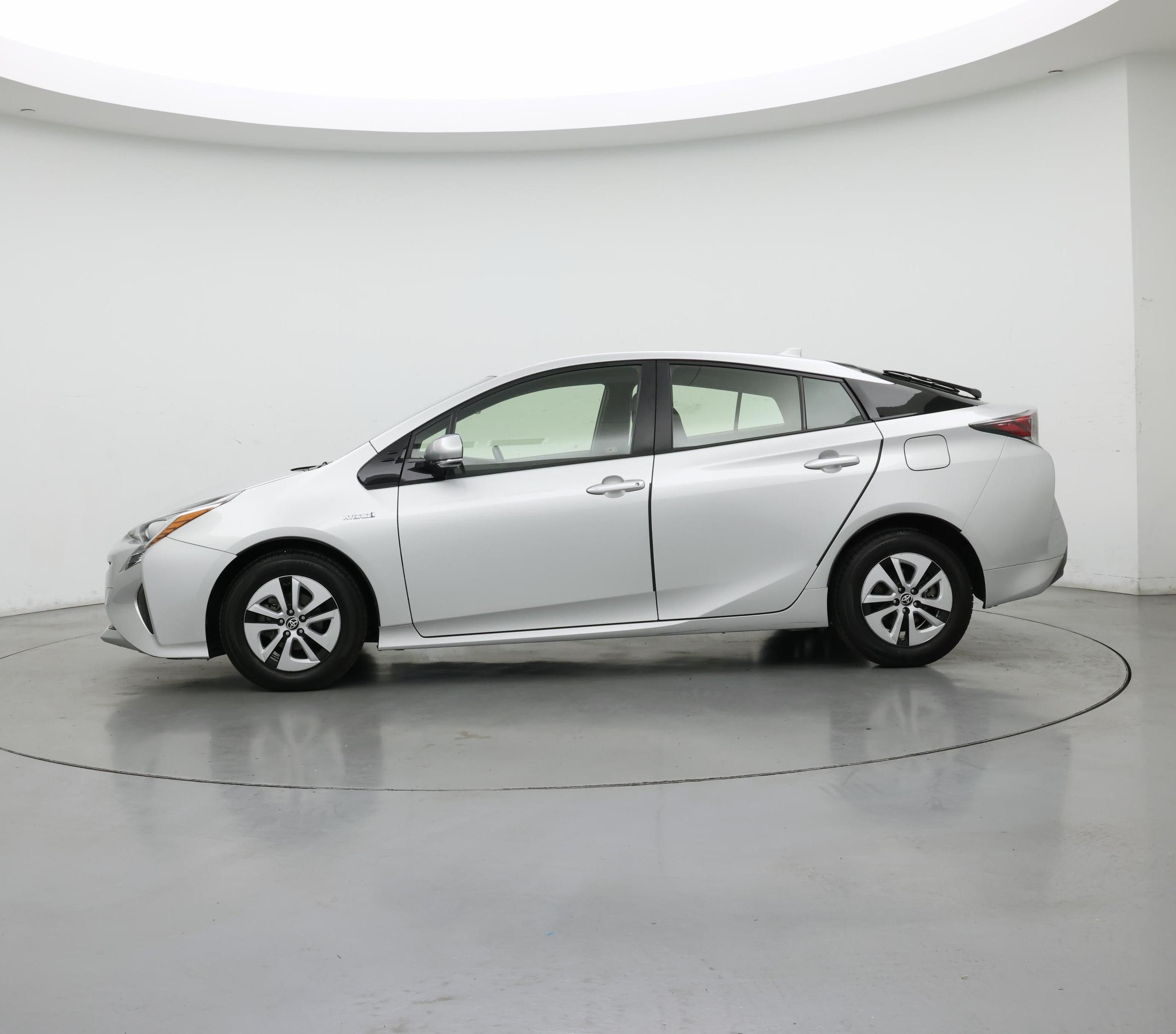 Thumbnail: 2017 Toyota Prius - 3