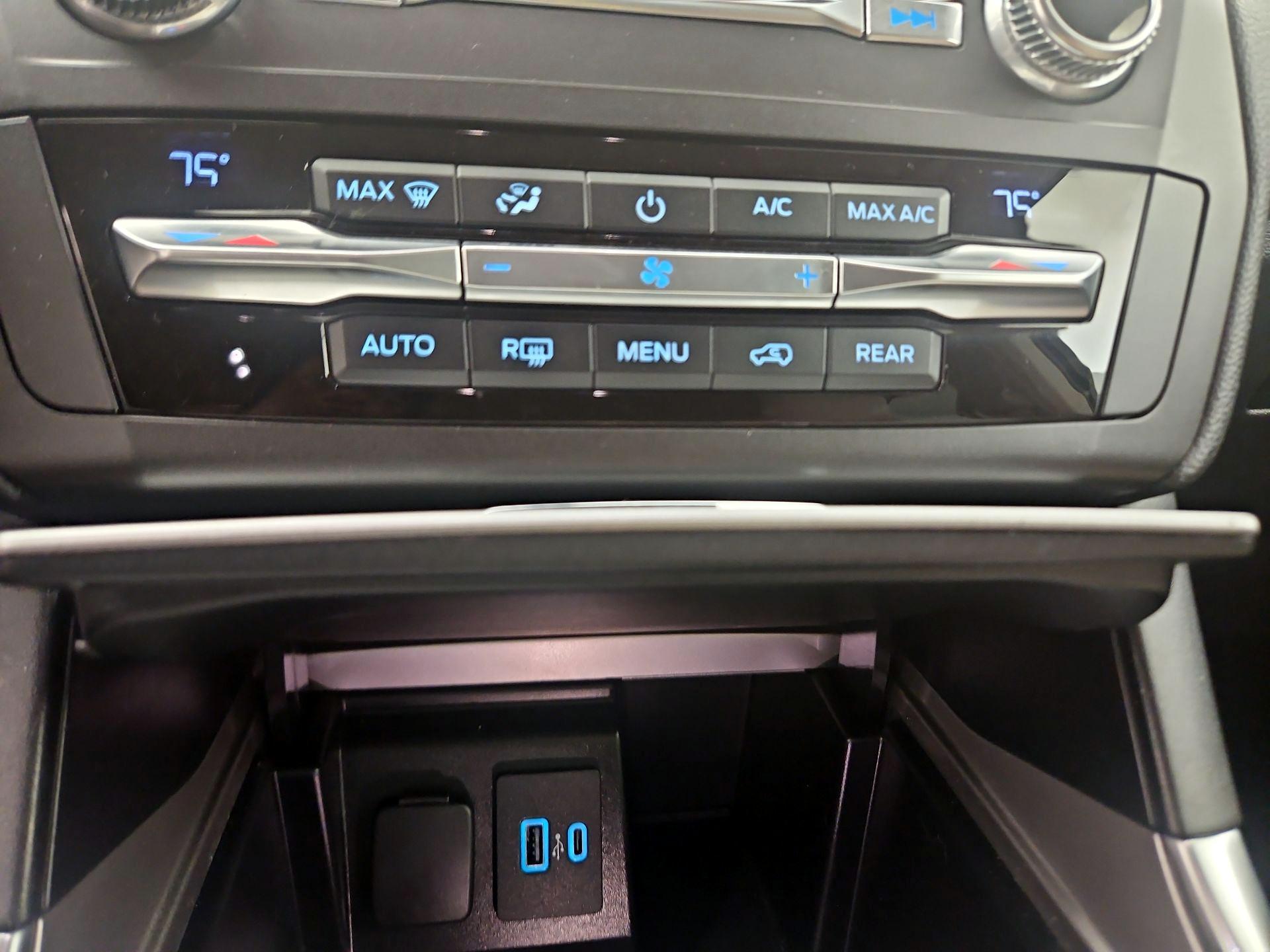 Thumbnail: 2020 Ford Explorer - 16