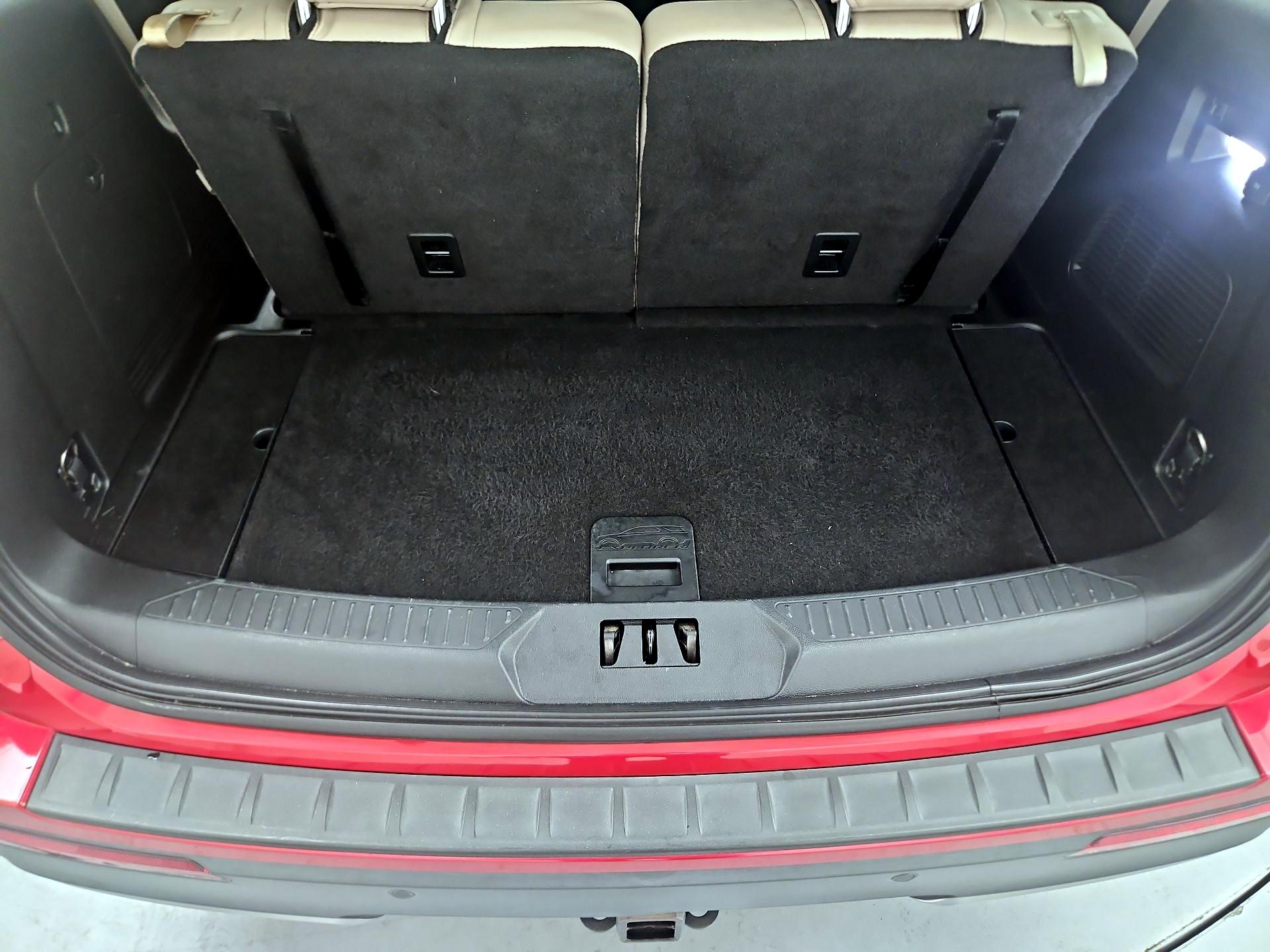 Thumbnail: 2020 Ford Explorer - 20