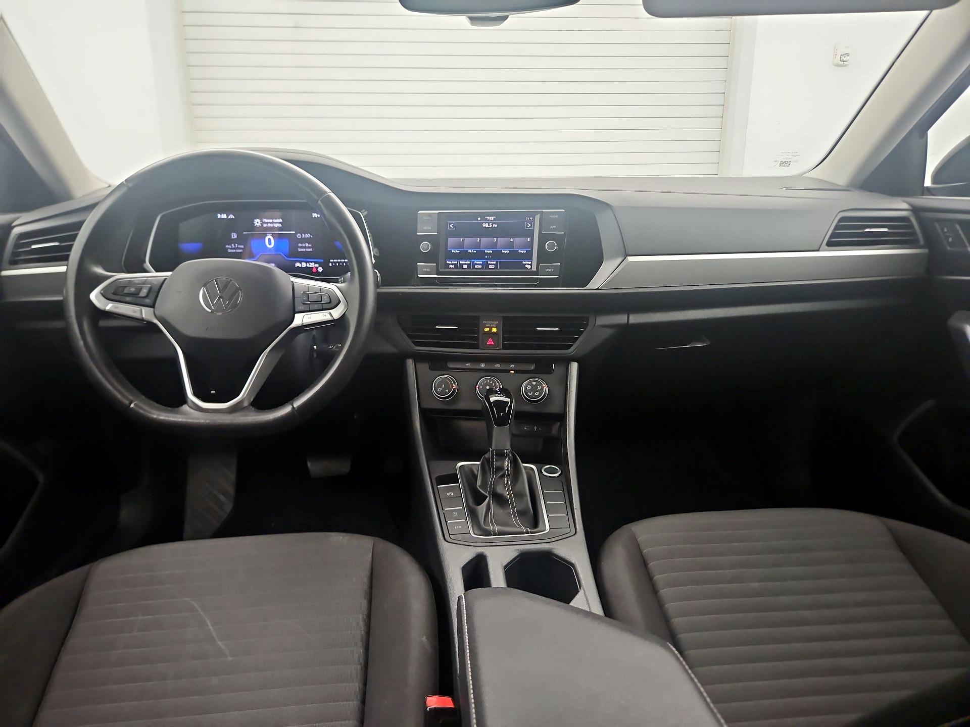 Thumbnail: 2024 Volkswagen Jetta - 9