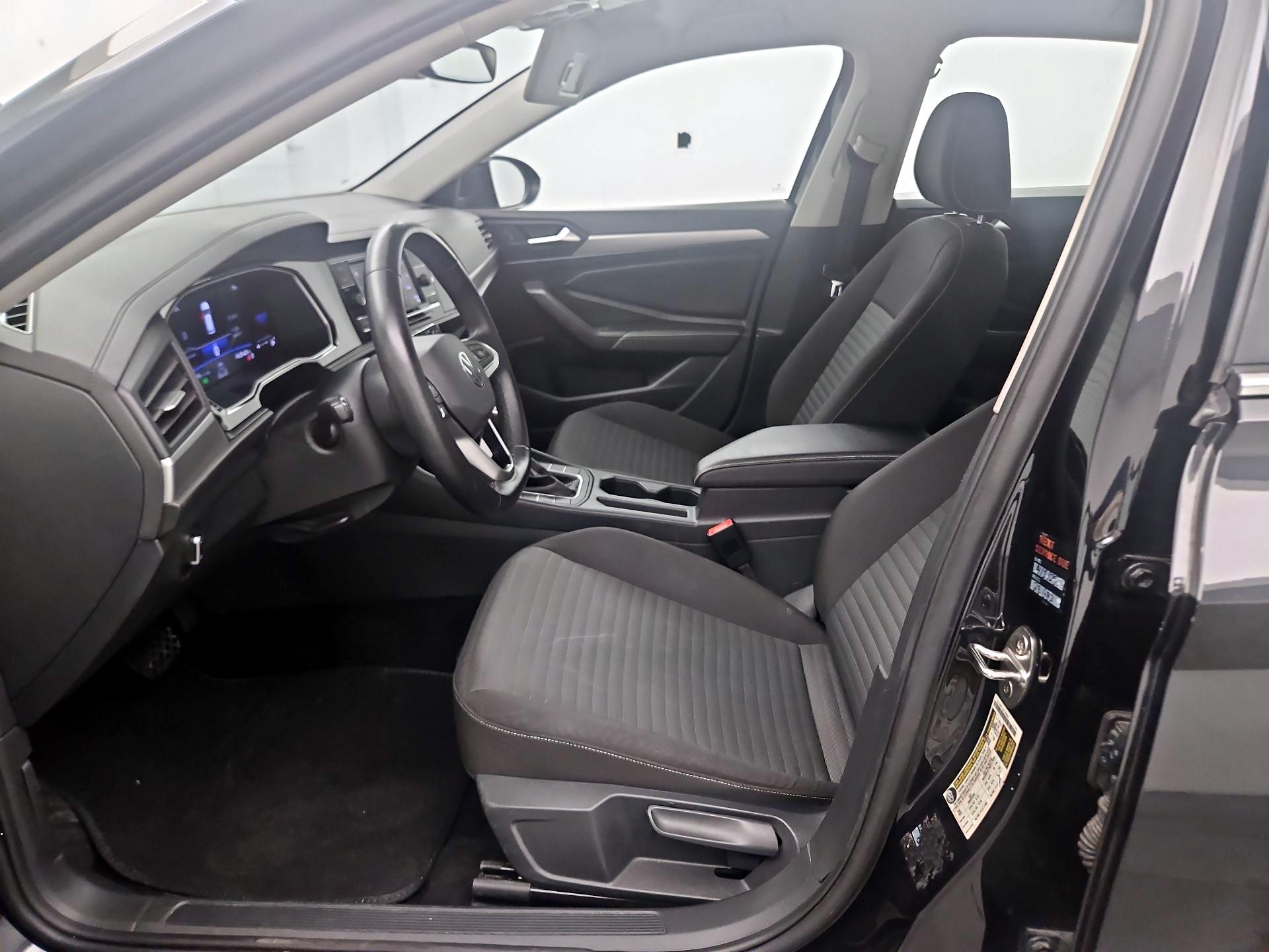 Thumbnail: 2024 Volkswagen Jetta - 11