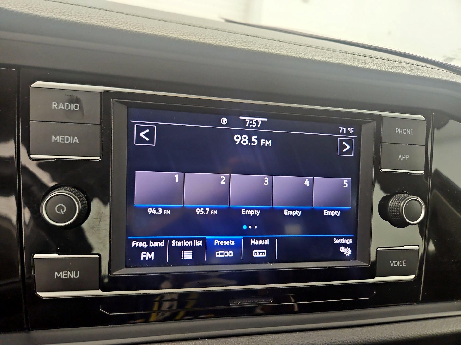 Thumbnail: 2024 Volkswagen Jetta - 13