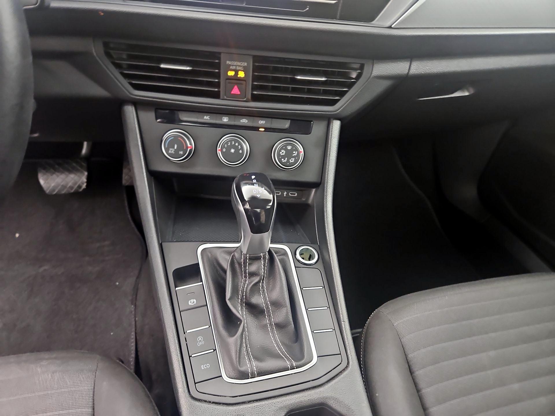 Thumbnail: 2024 Volkswagen Jetta - 15