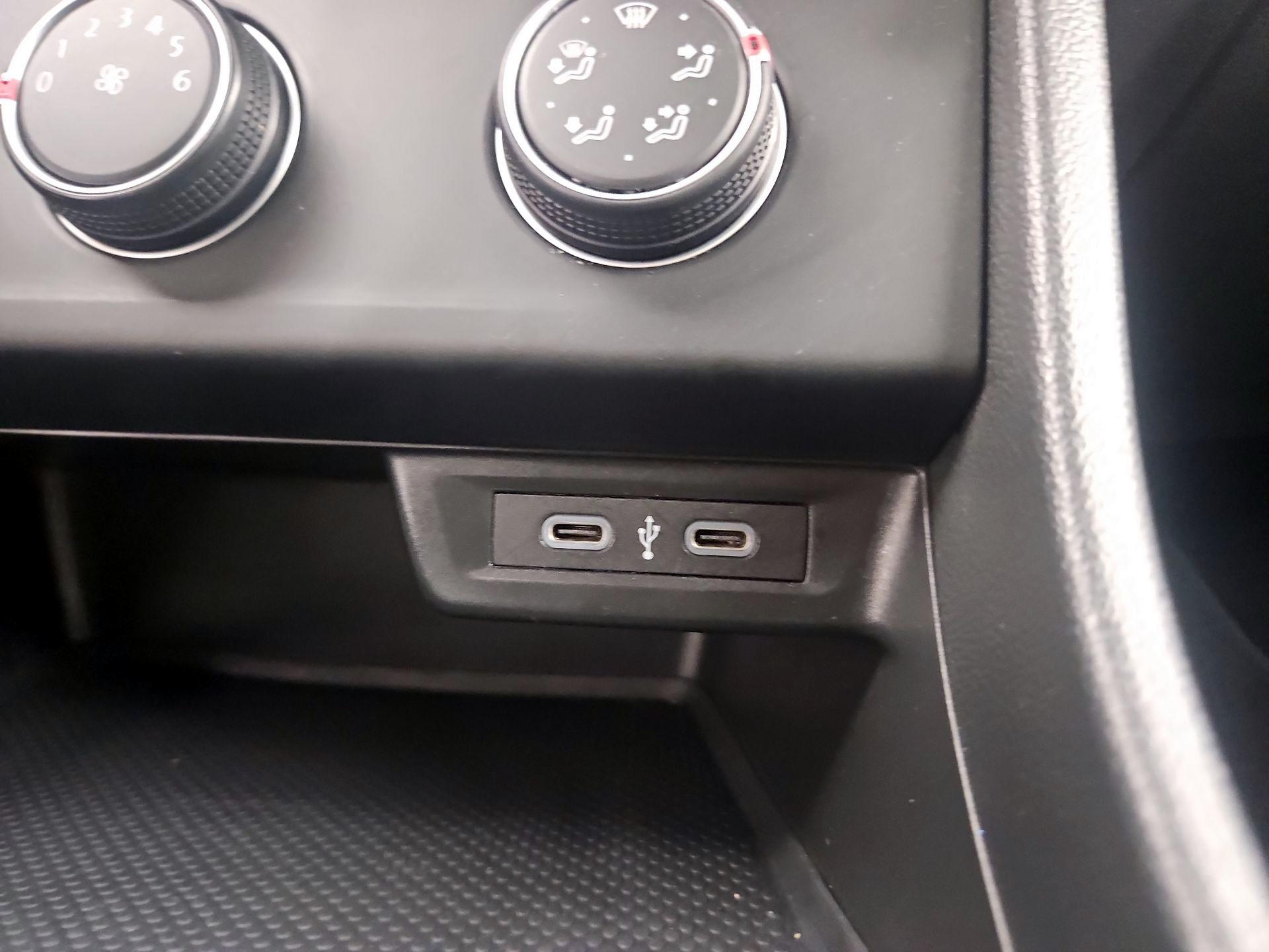 Thumbnail: 2024 Volkswagen Jetta - 16