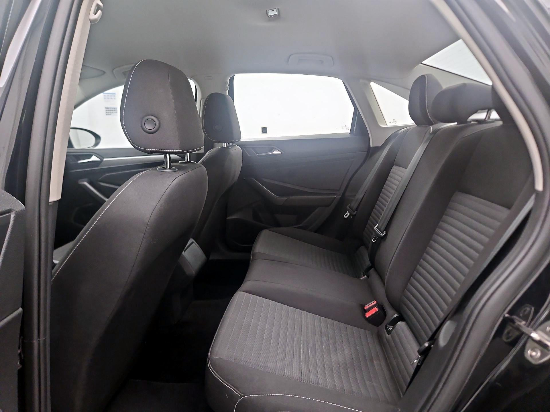 Thumbnail: 2024 Volkswagen Jetta - 17