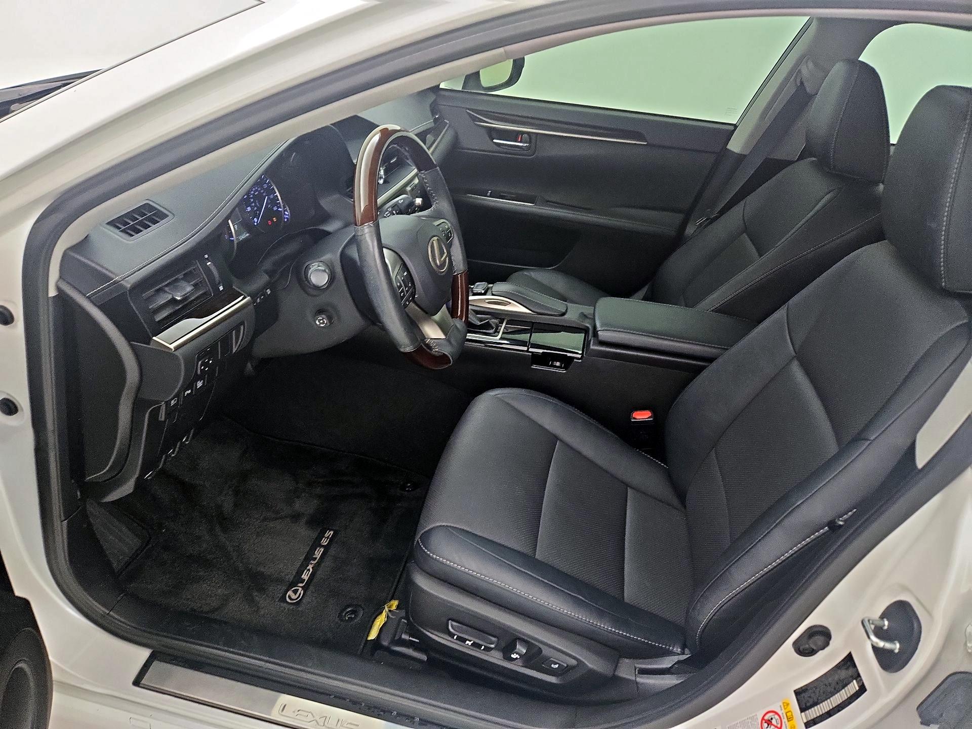 Thumbnail: 2018 Lexus ES - 11