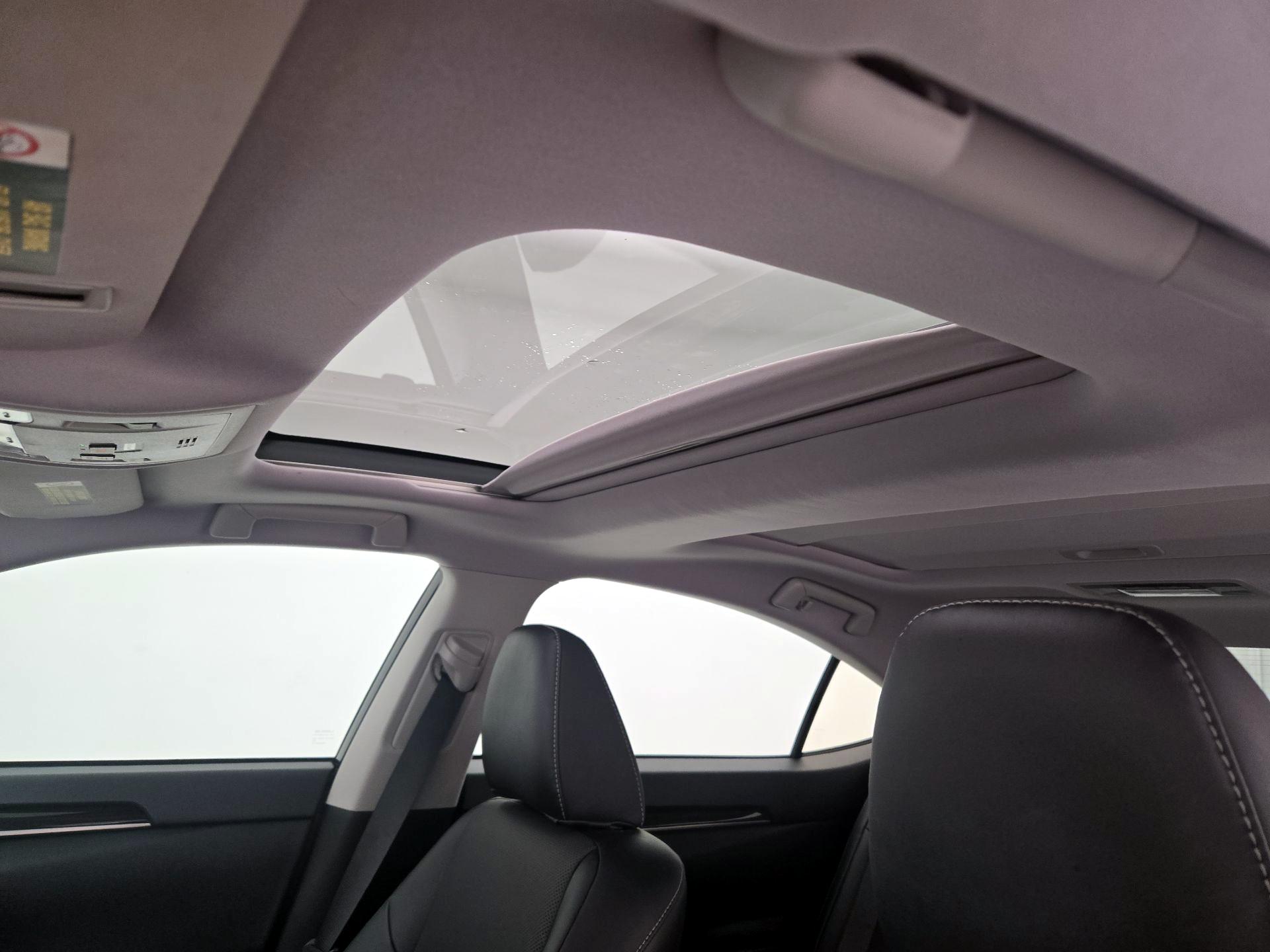 Thumbnail: 2018 Lexus ES - 20