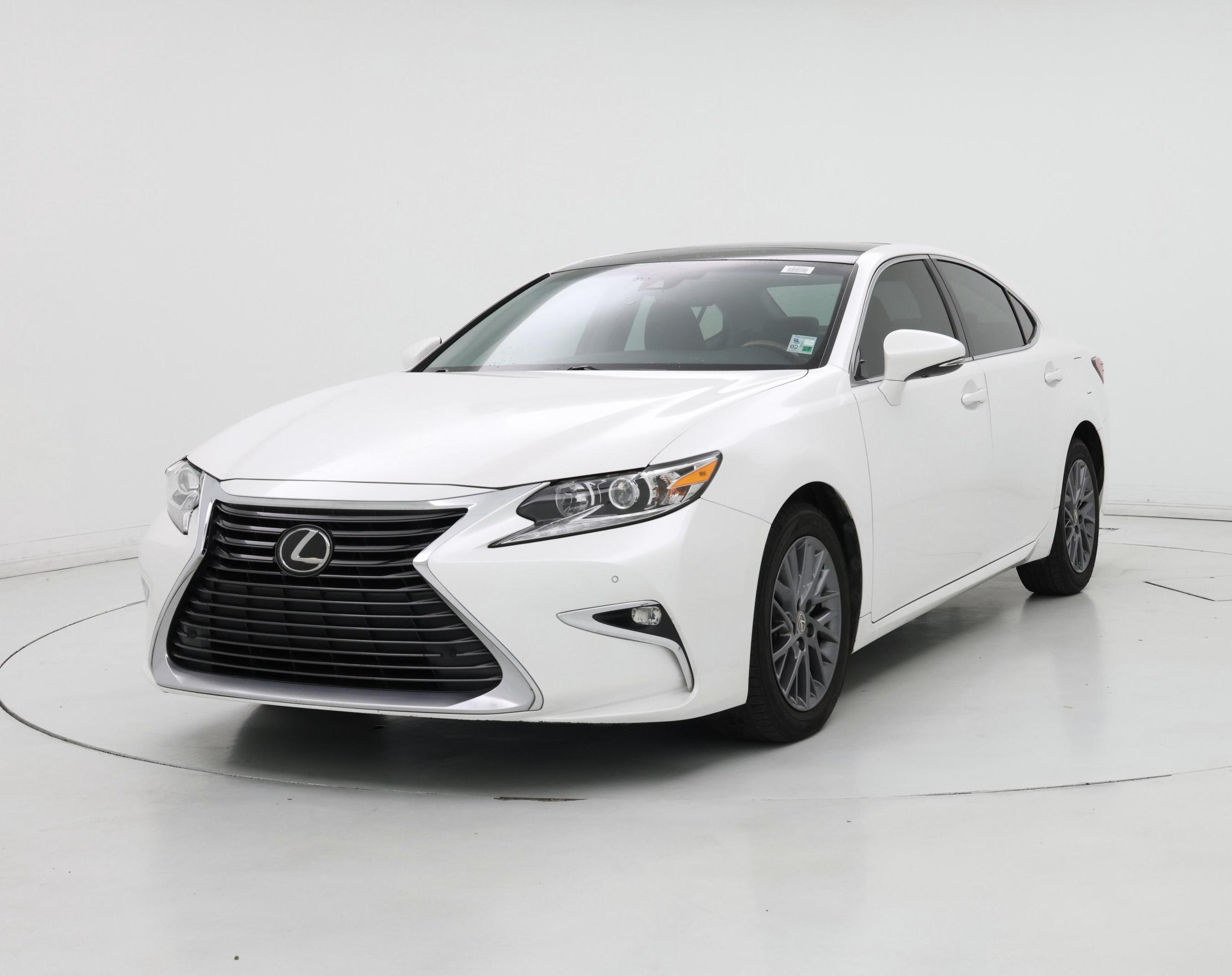 Thumbnail: 2018 Lexus ES - 4