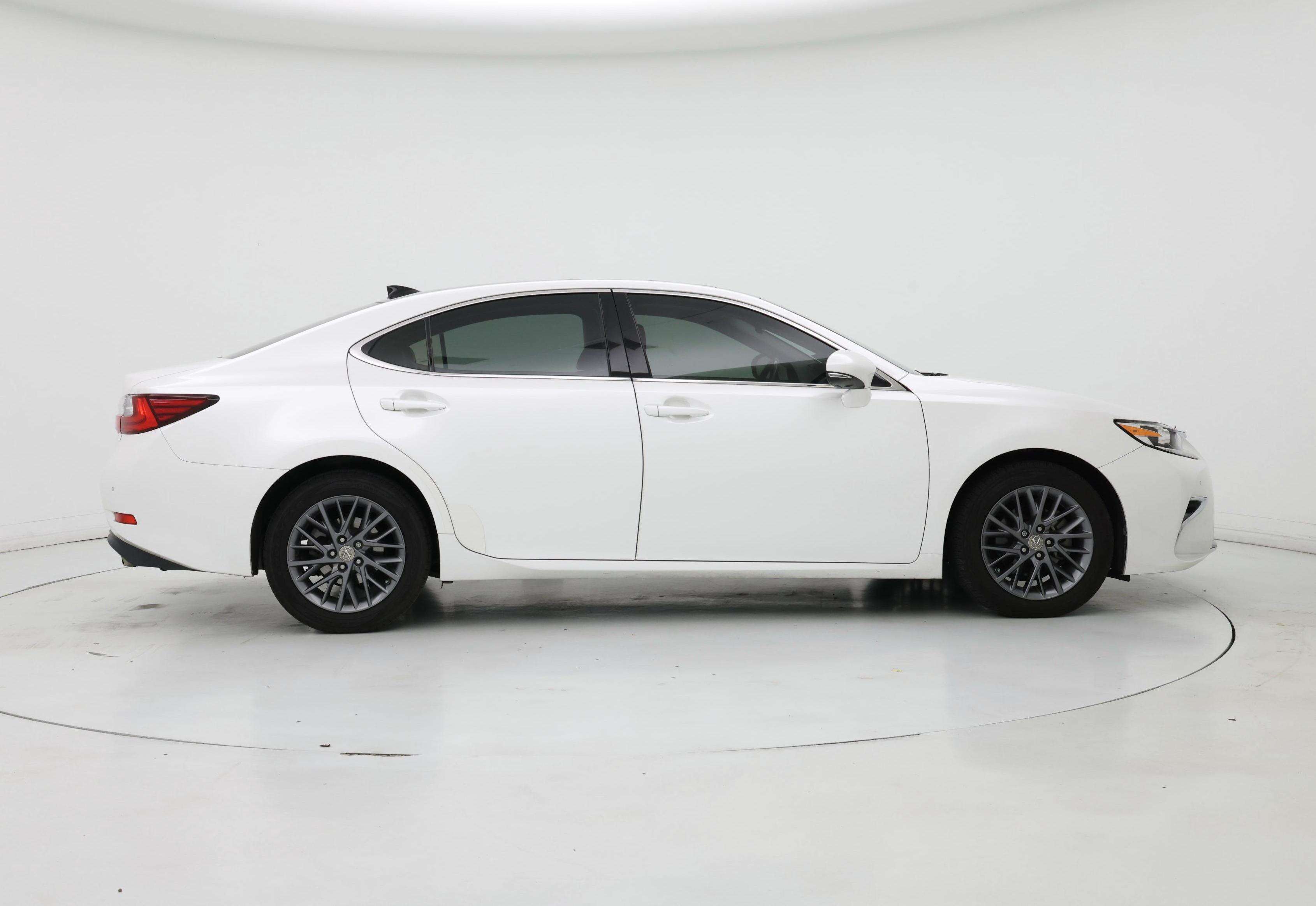 Thumbnail: 2018 Lexus ES - 7