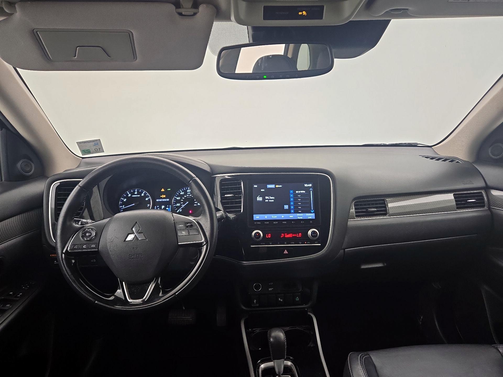 Thumbnail: 2020 Mitsubishi Outlander - 9