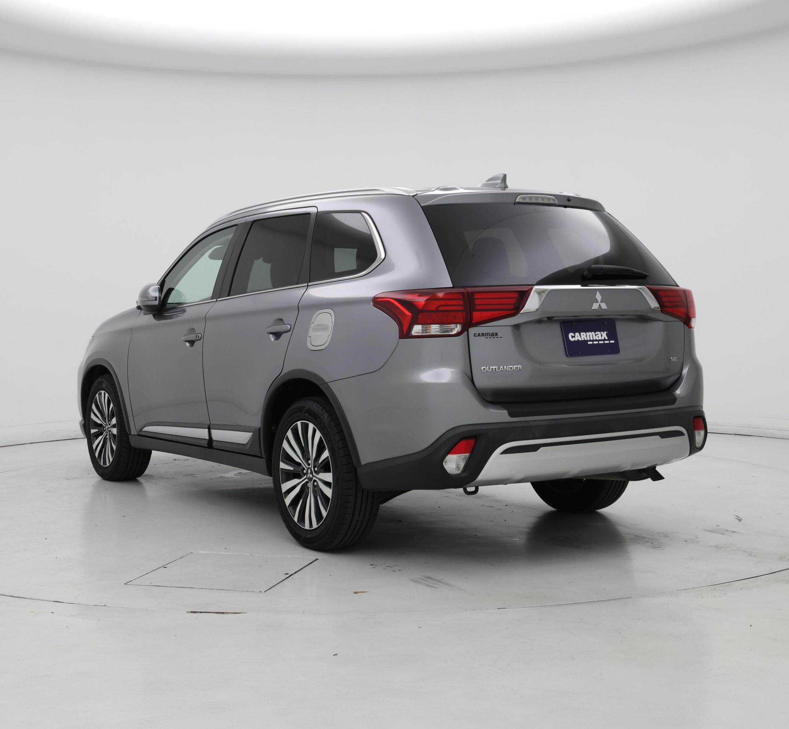 Thumbnail: 2020 Mitsubishi Outlander - 2