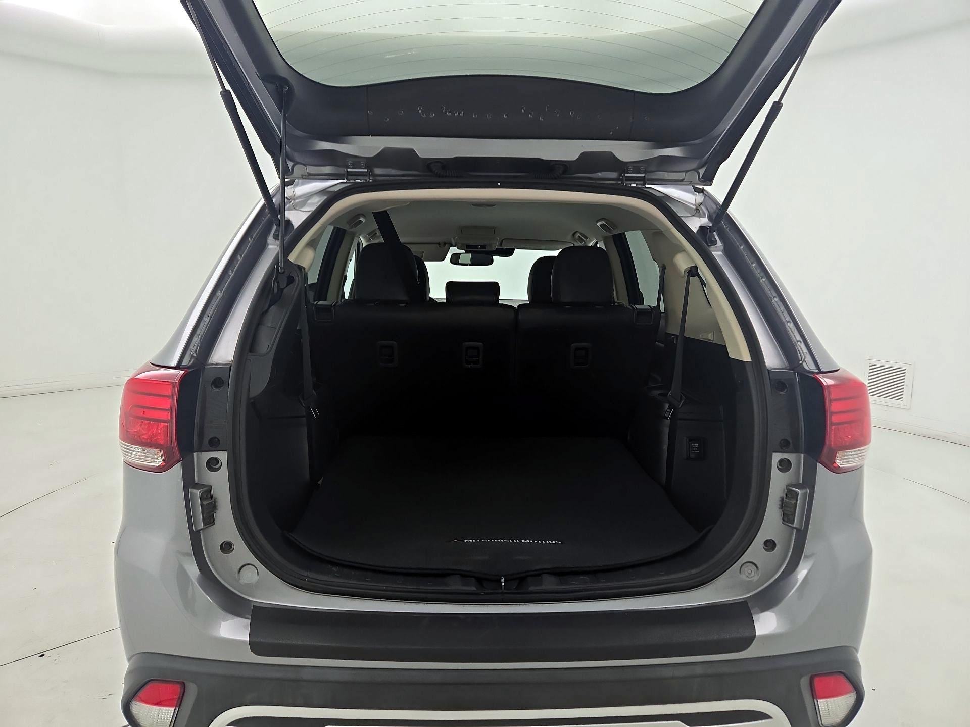 Thumbnail: 2020 Mitsubishi Outlander - 20