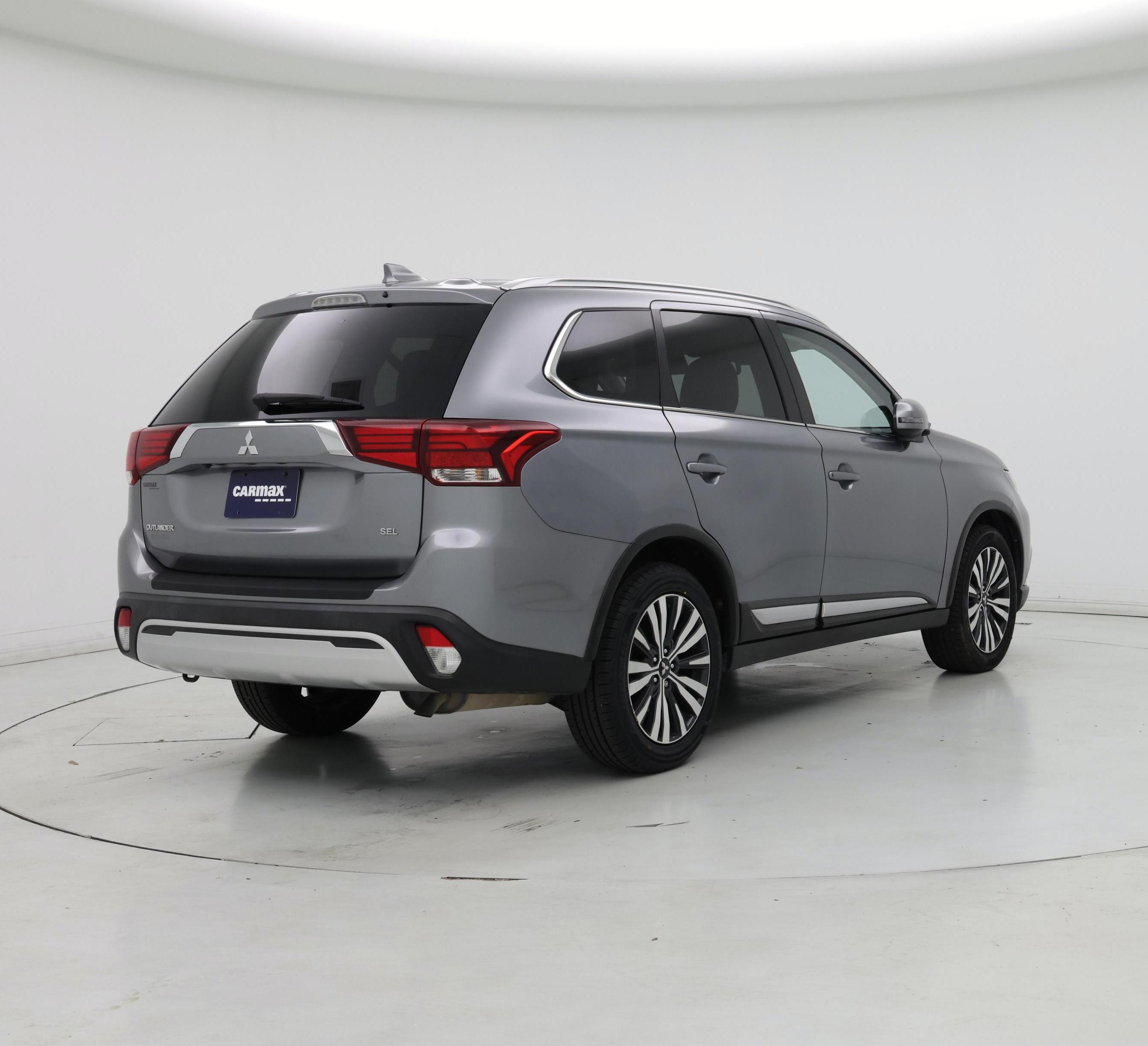Thumbnail: 2020 Mitsubishi Outlander - 8
