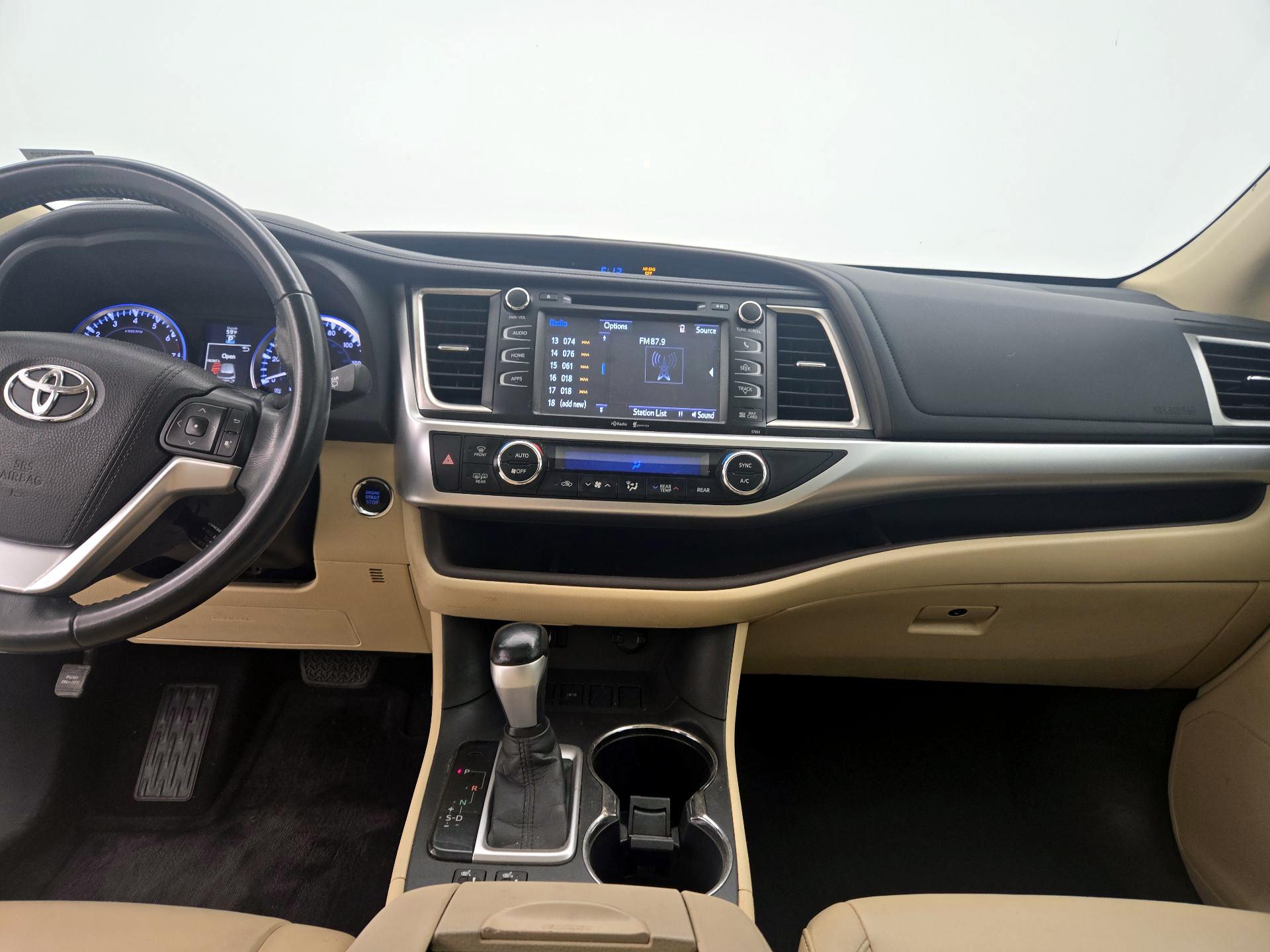 Thumbnail: 2015 Toyota Highlander - 9