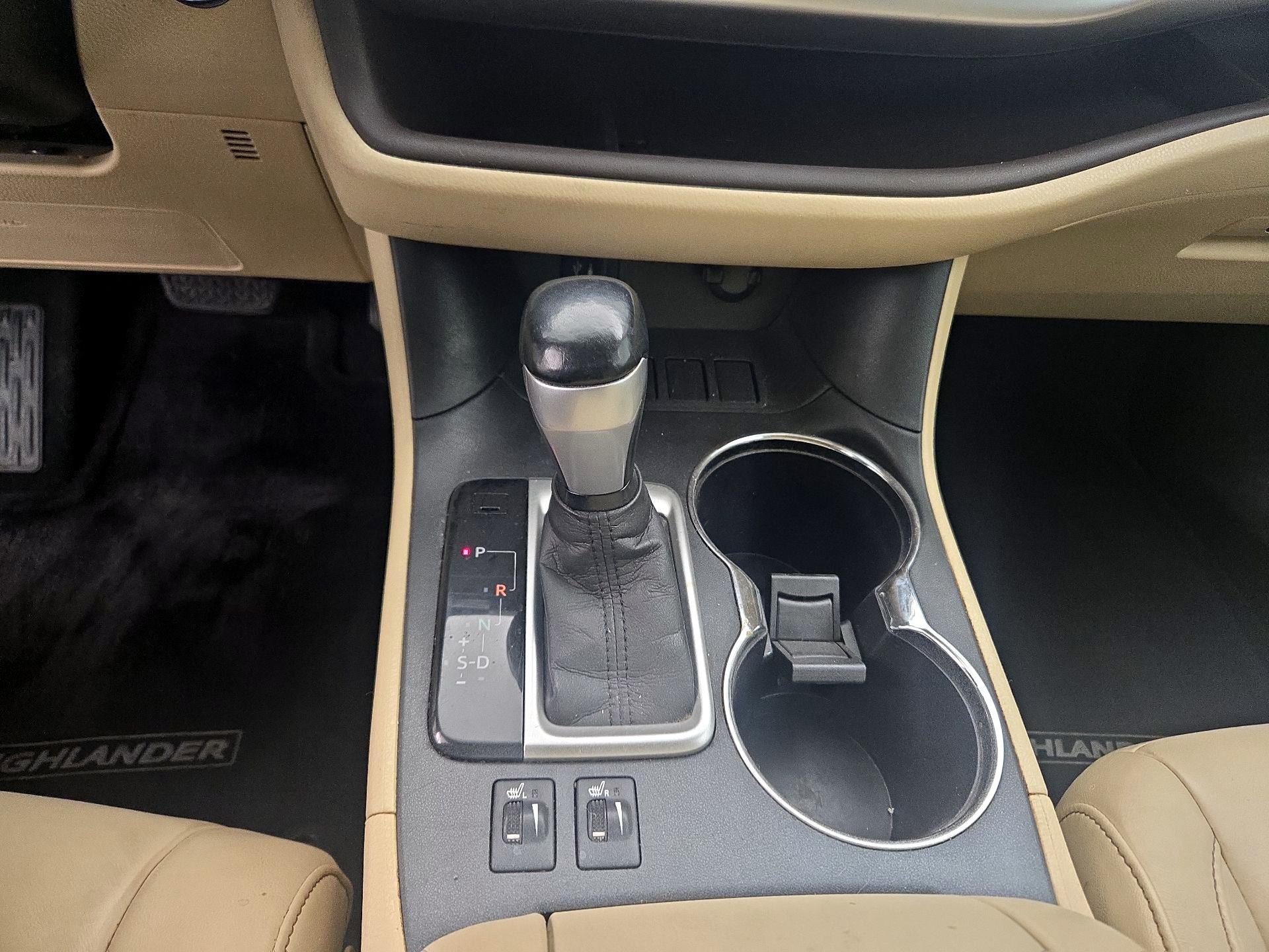 Thumbnail: 2015 Toyota Highlander - 17