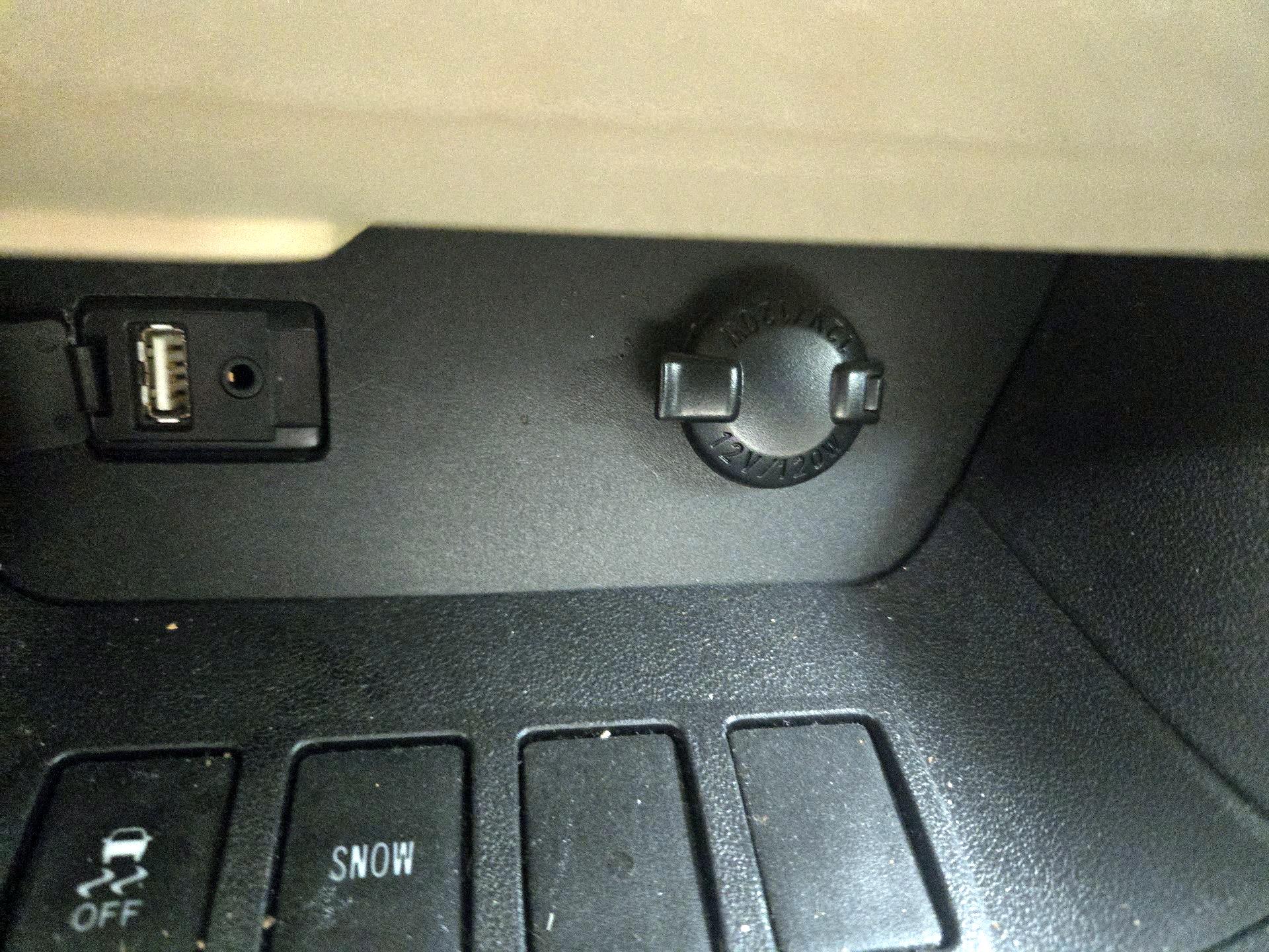 Thumbnail: 2015 Toyota Highlander - 18