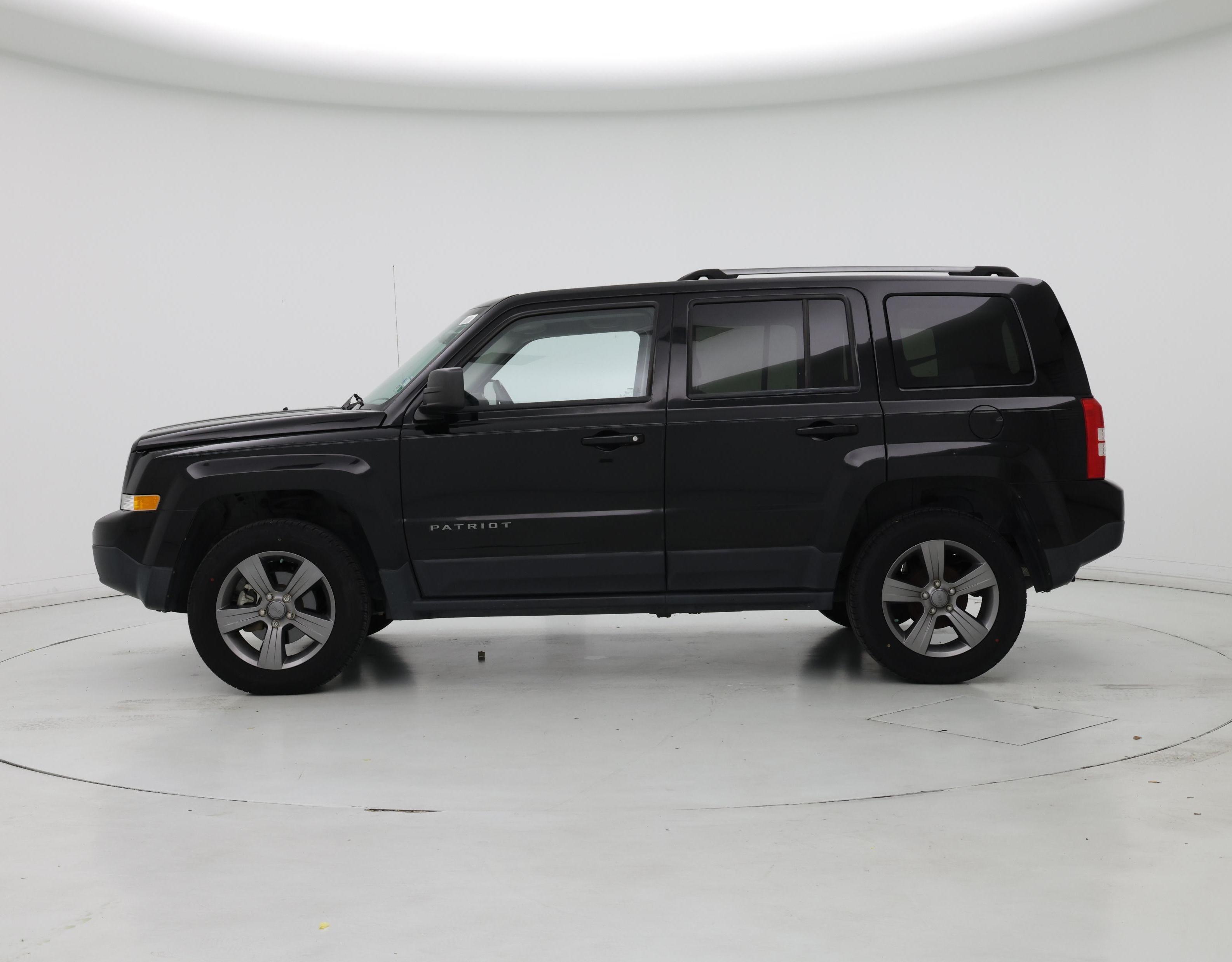 Thumbnail: 2016 Jeep Patriot - 3