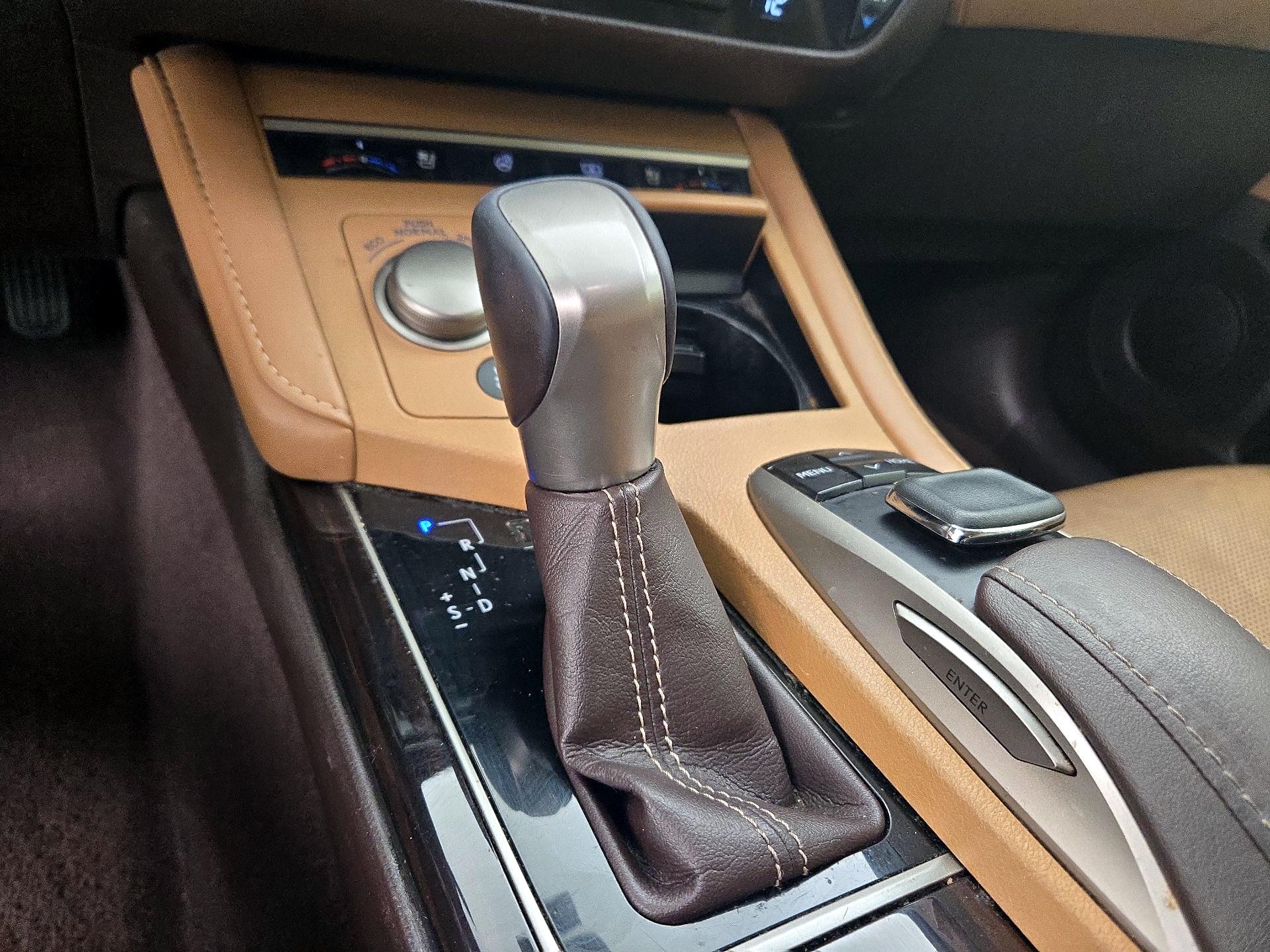 Thumbnail: 2016 Lexus ES - 17