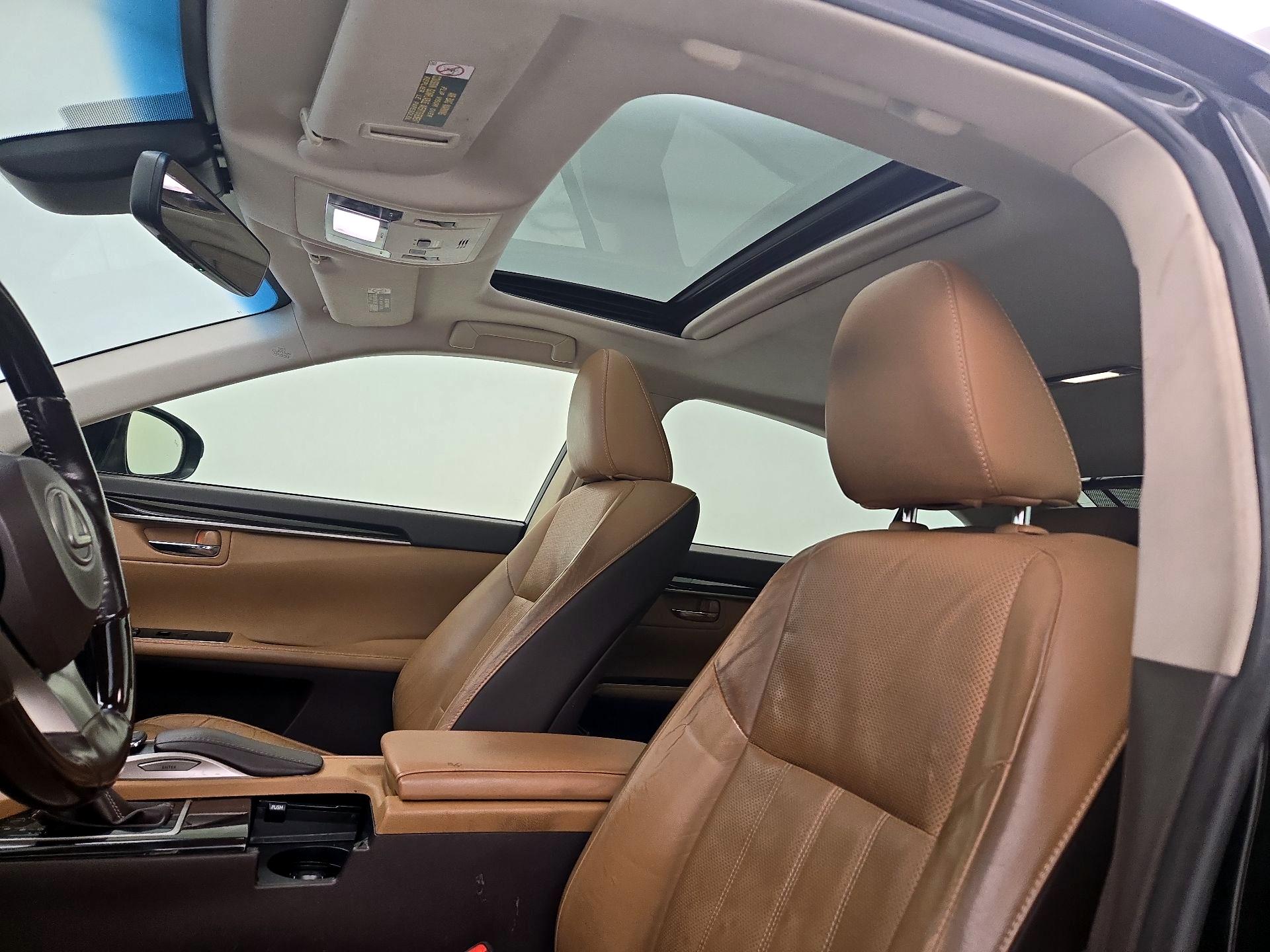 Thumbnail: 2016 Lexus ES - 19