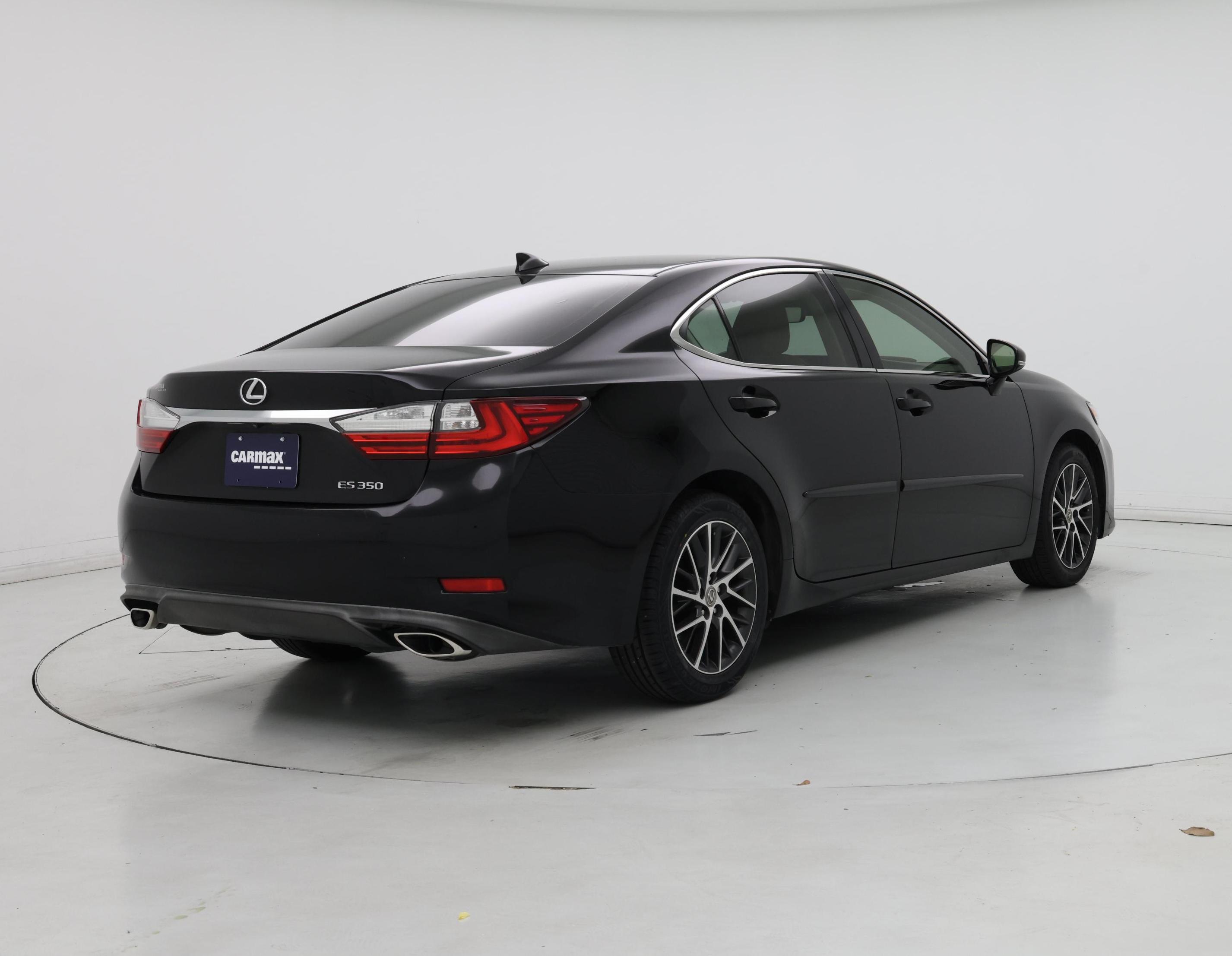 Thumbnail: 2016 Lexus ES - 8