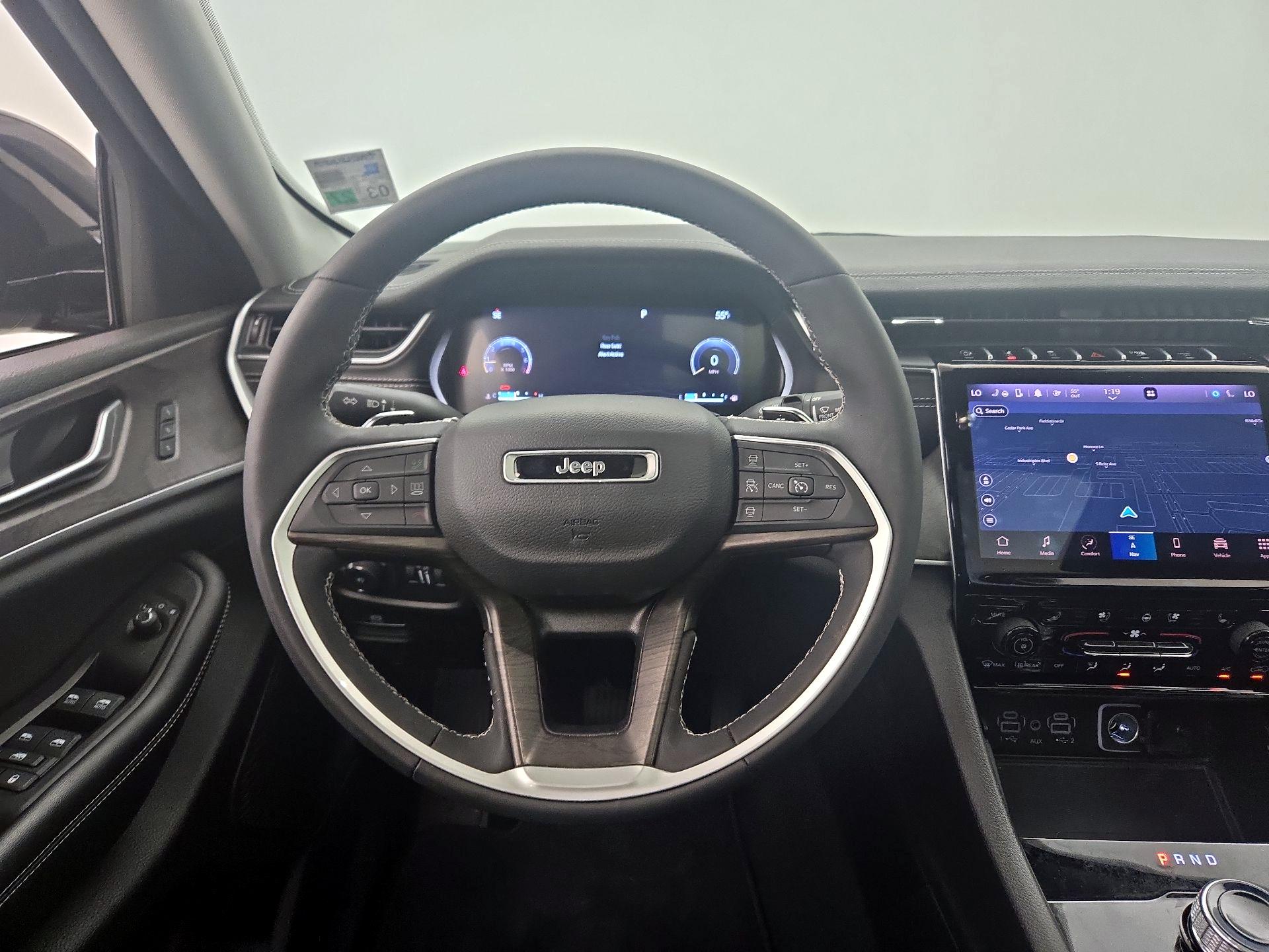 Thumbnail: 2023 Jeep Grand Cherokee - 10