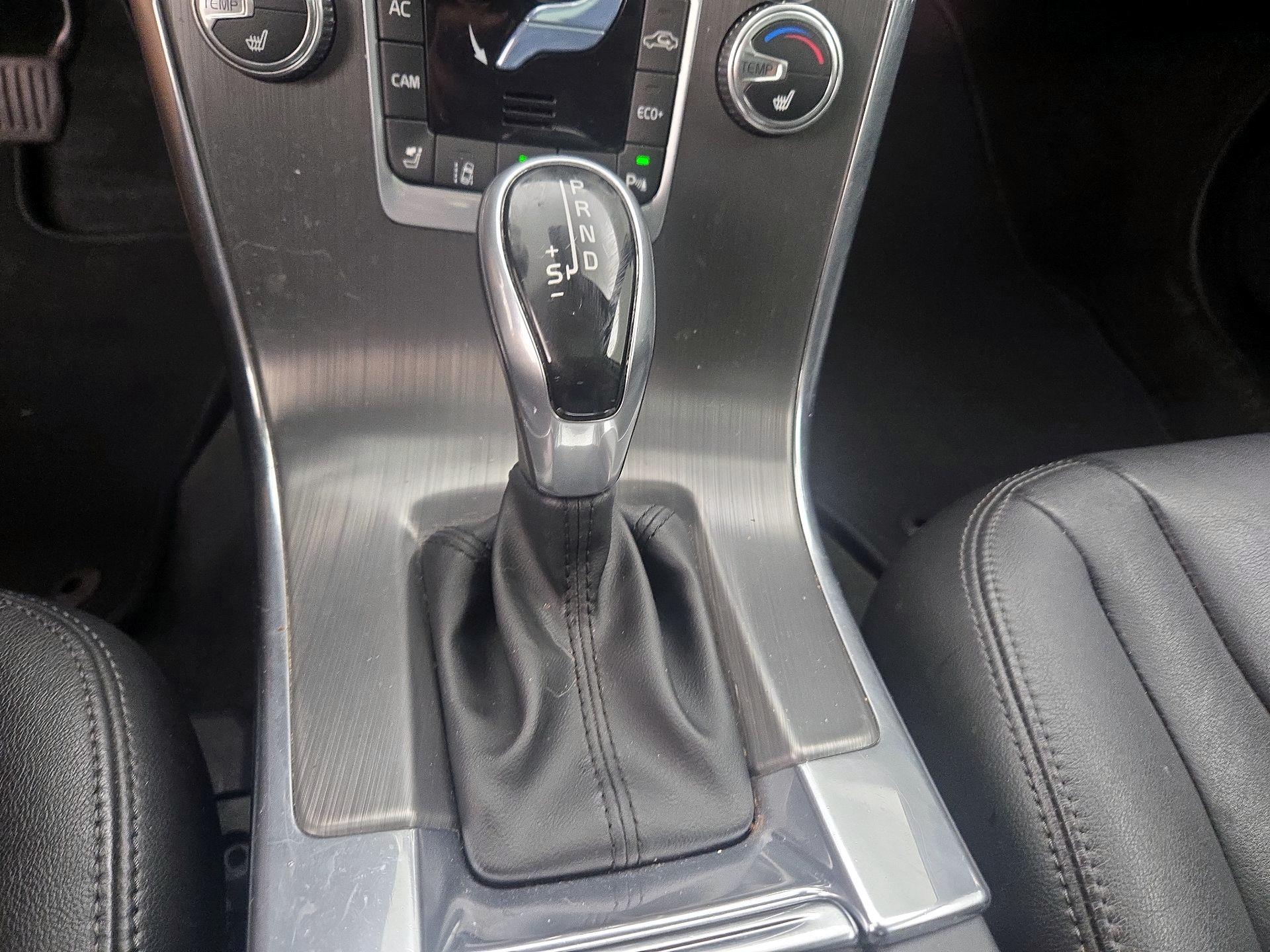 Thumbnail: 2016 Volvo XC60 - 17