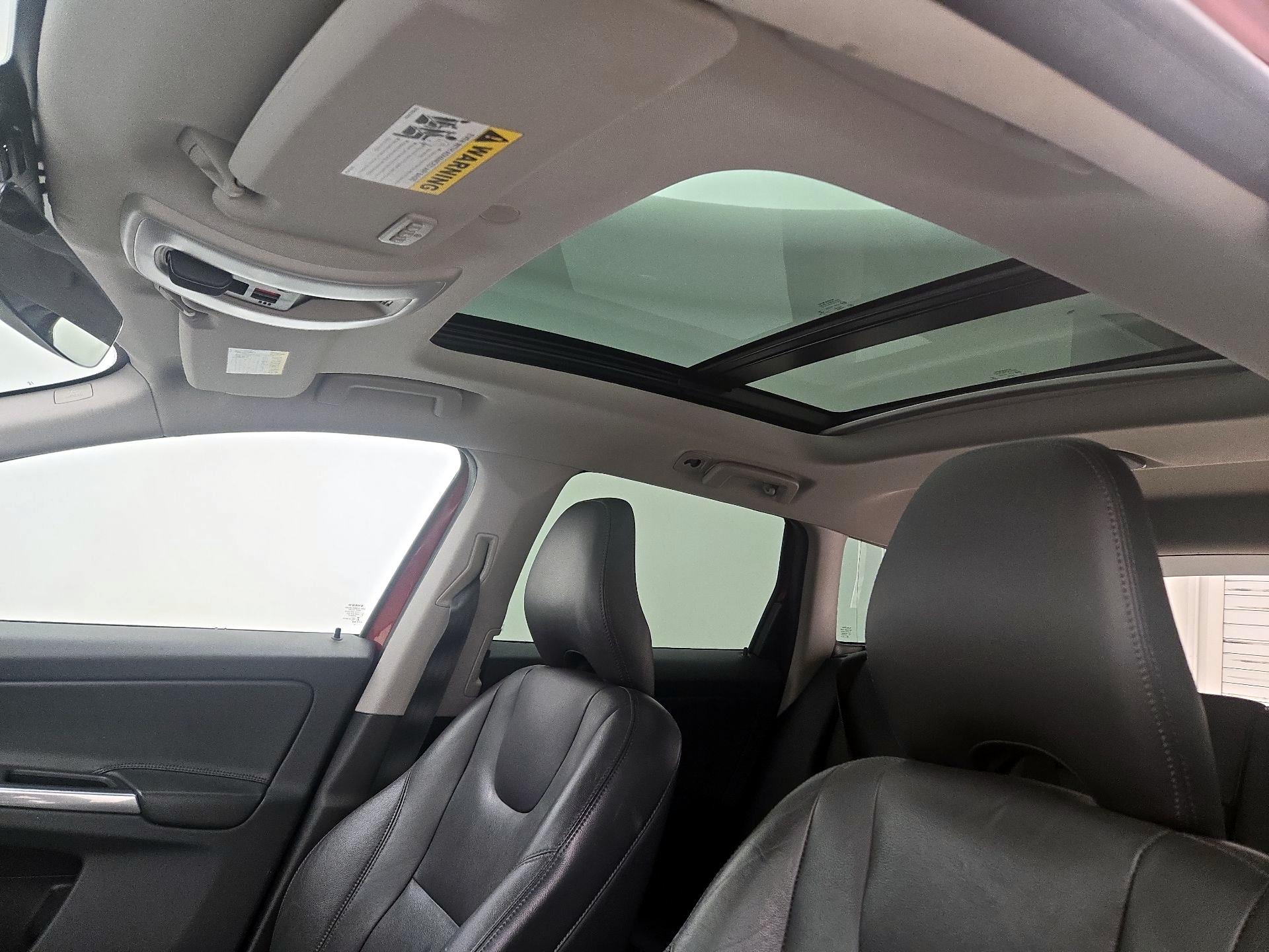 Thumbnail: 2016 Volvo XC60 - 19