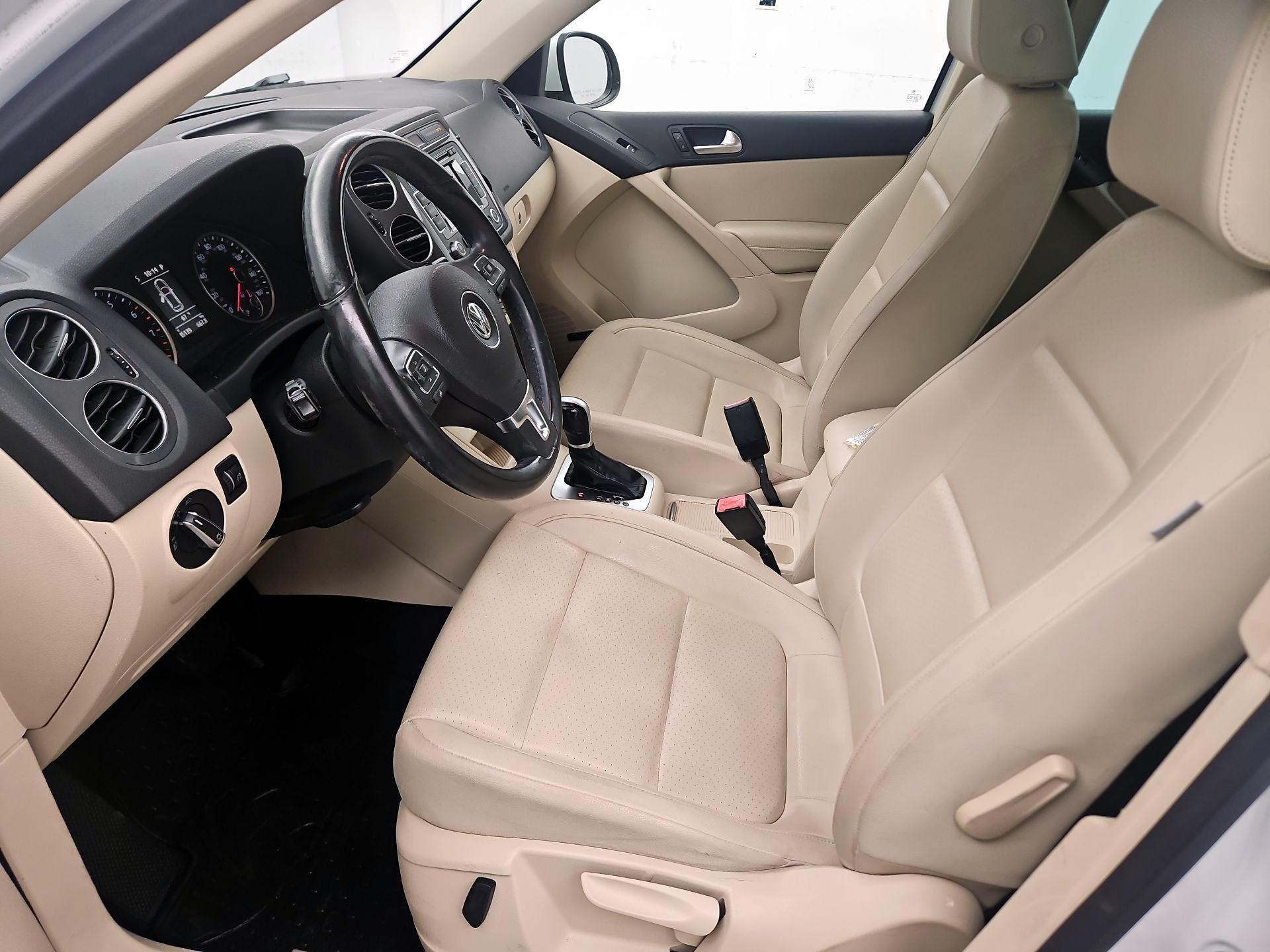 Thumbnail: 2015 Volkswagen Tiguan - 11