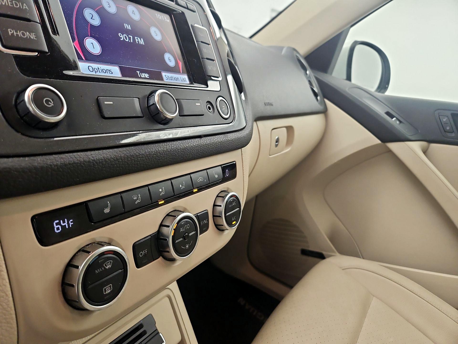 Thumbnail: 2015 Volkswagen Tiguan - 14