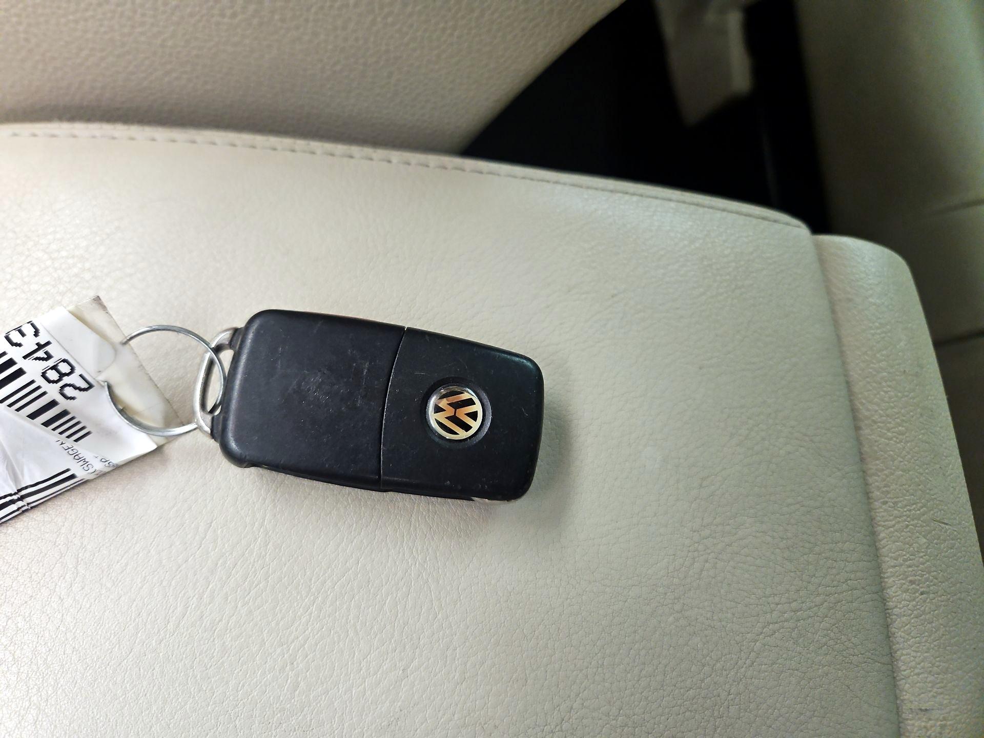 Thumbnail: 2015 Volkswagen Tiguan - 19