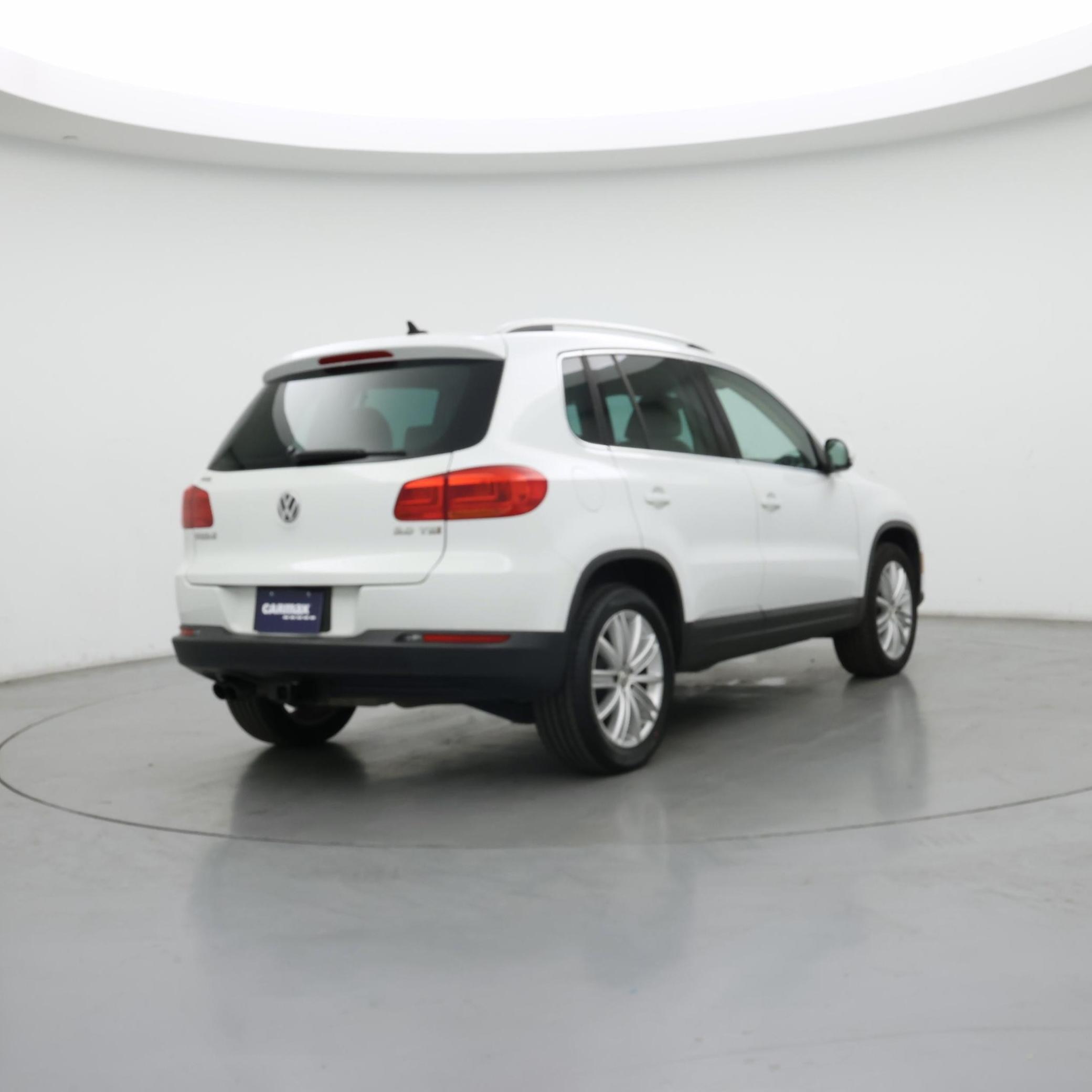 Thumbnail: 2015 Volkswagen Tiguan - 8