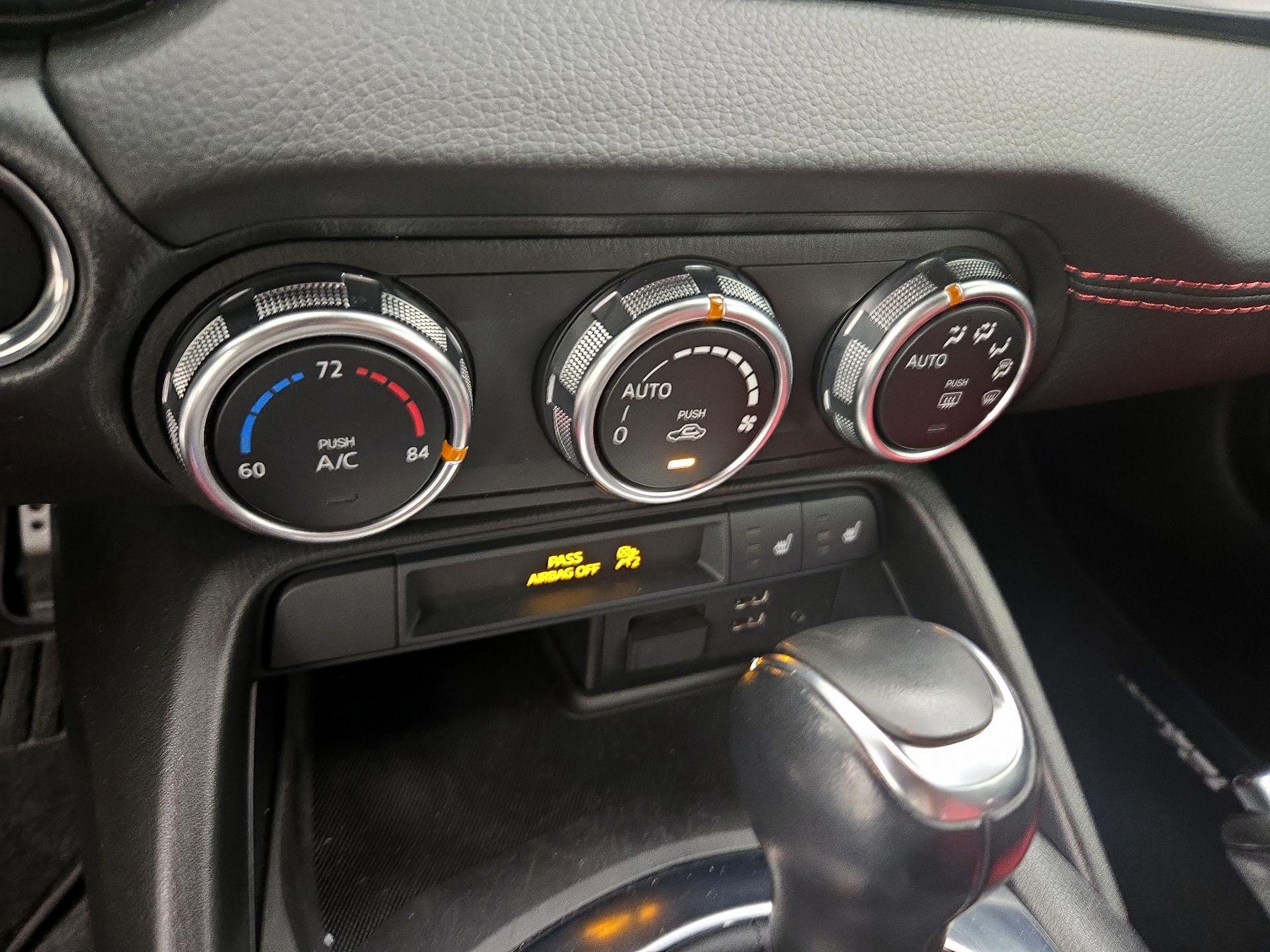 Thumbnail: 2018 Fiat 124 Spider - 16