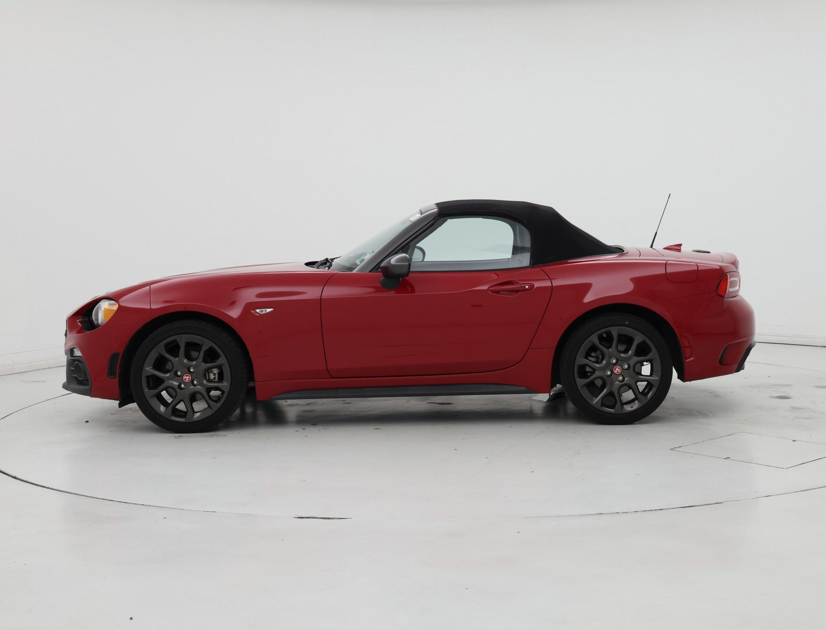 Thumbnail: 2018 Fiat 124 Spider - 3