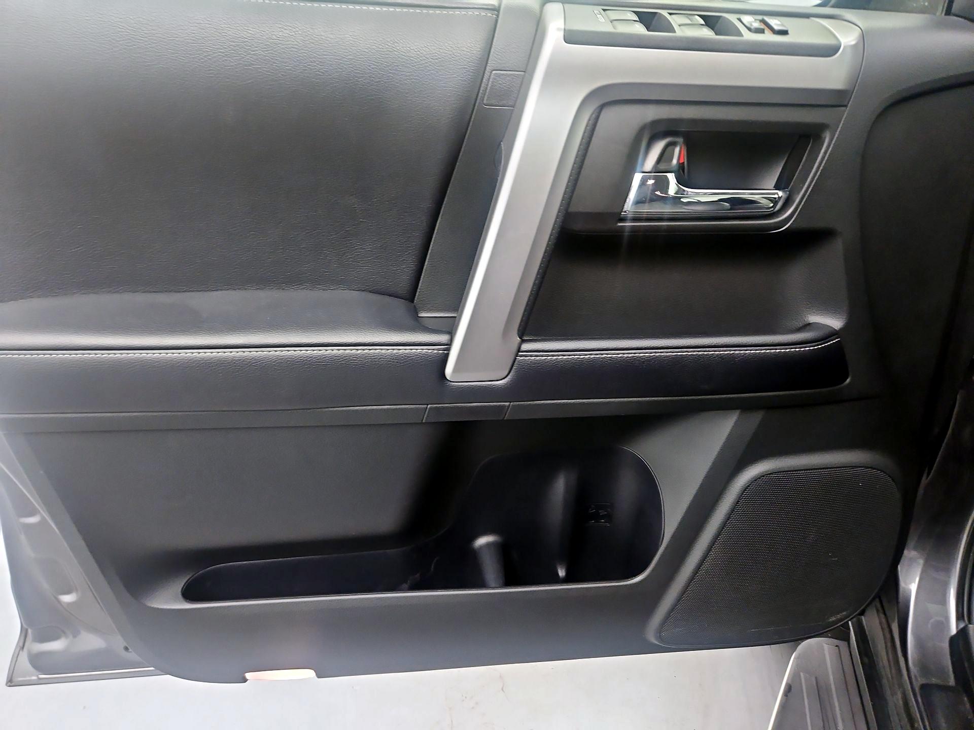 Thumbnail: 2018 Toyota 4Runner - 12