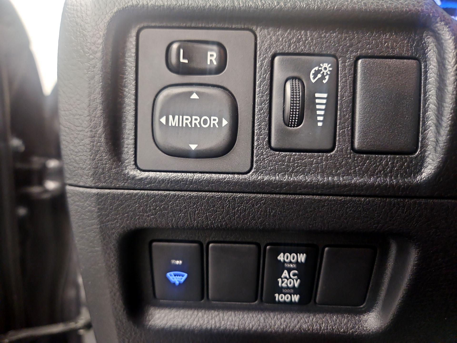 Thumbnail: 2018 Toyota 4Runner - 13