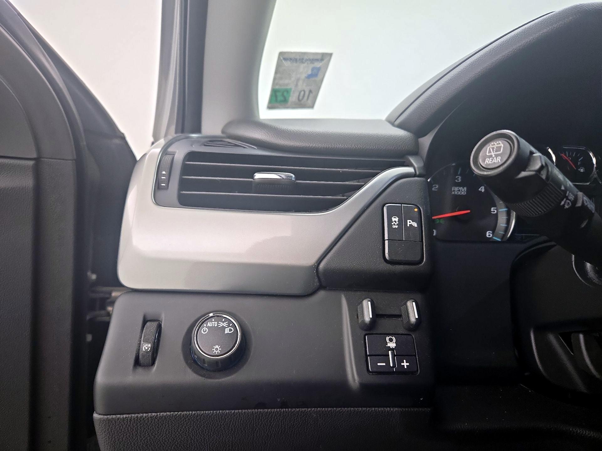 Thumbnail: 2017 Chevrolet Tahoe - 13