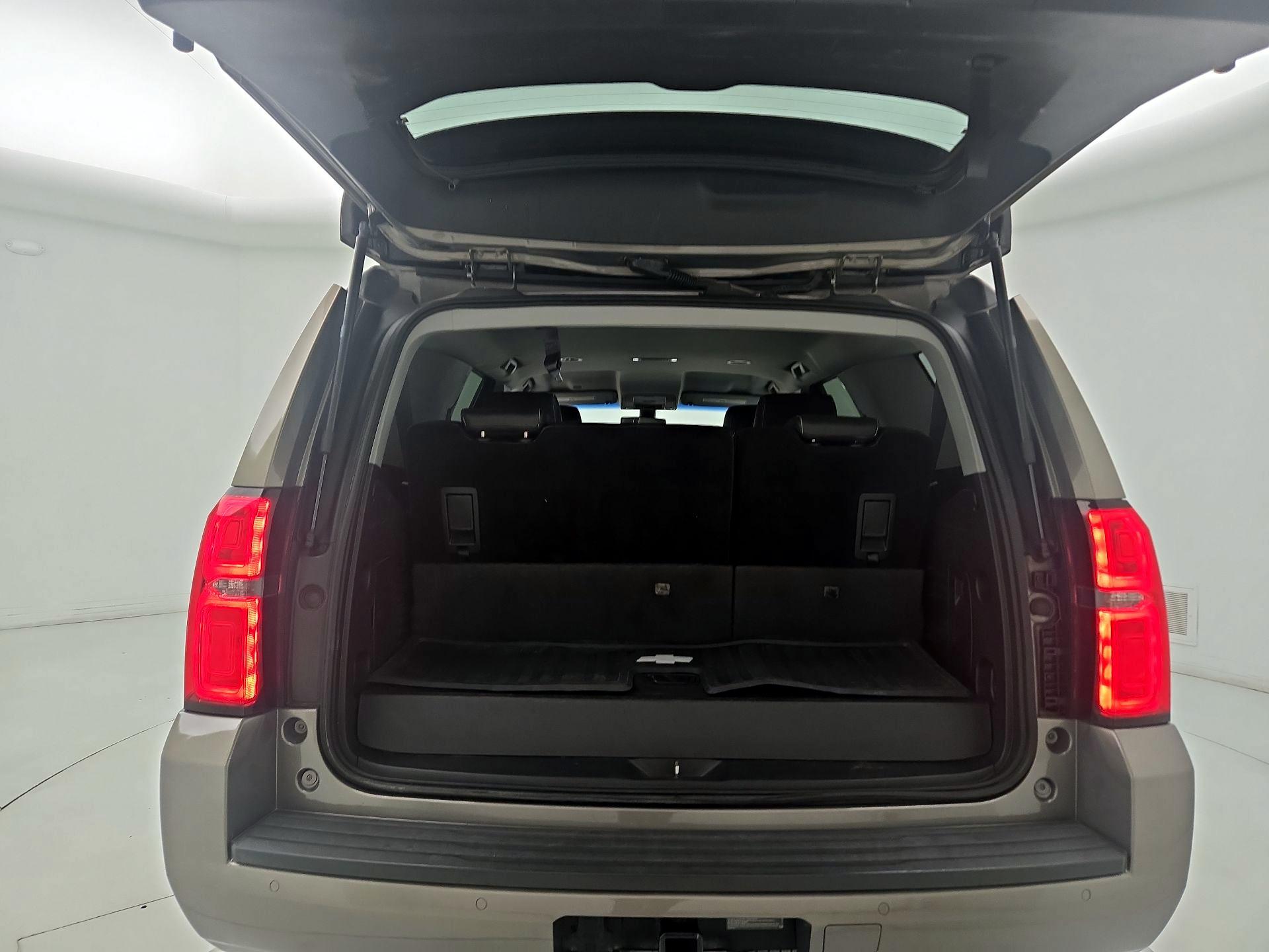 Thumbnail: 2017 Chevrolet Tahoe - 20