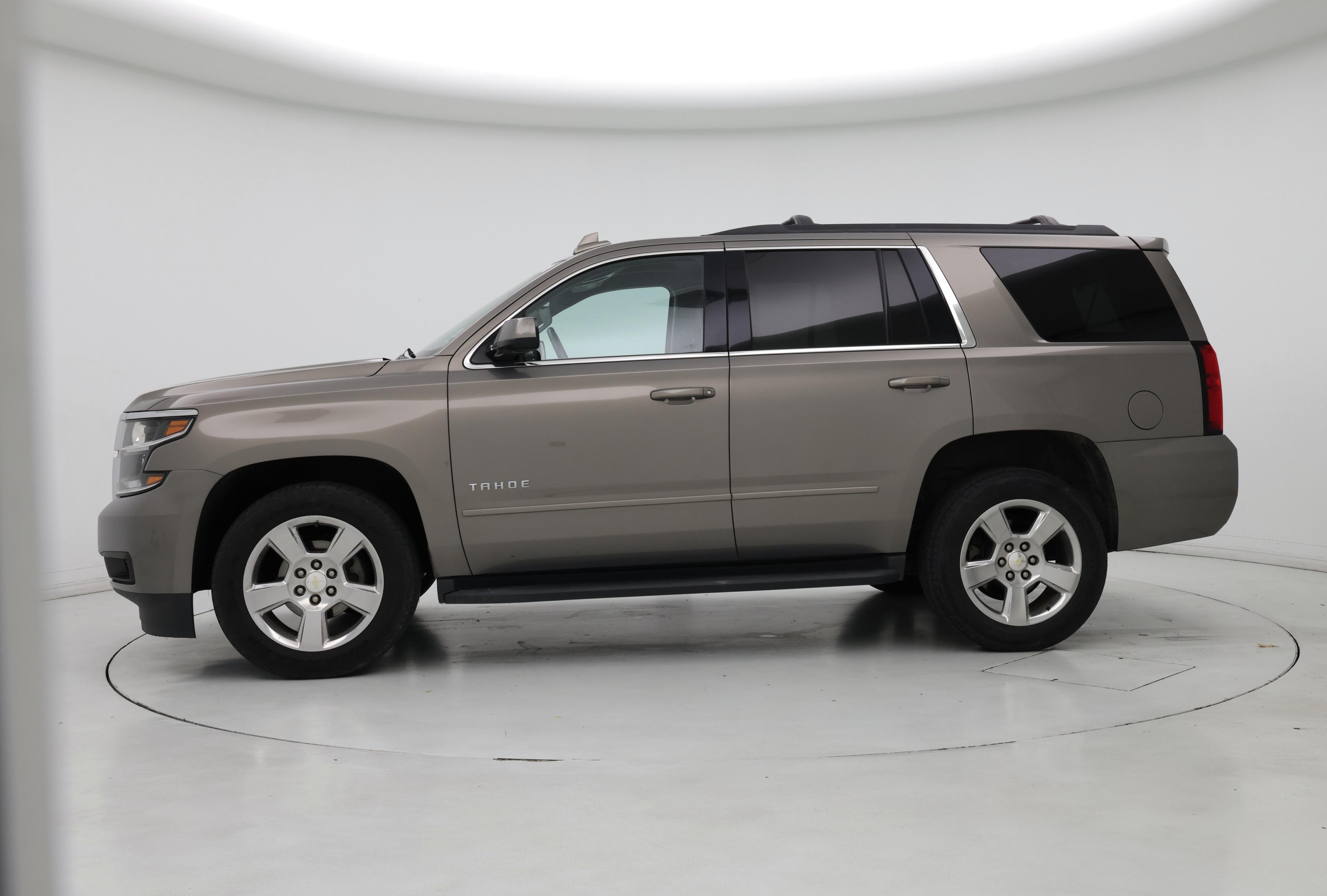 Thumbnail: 2017 Chevrolet Tahoe - 3