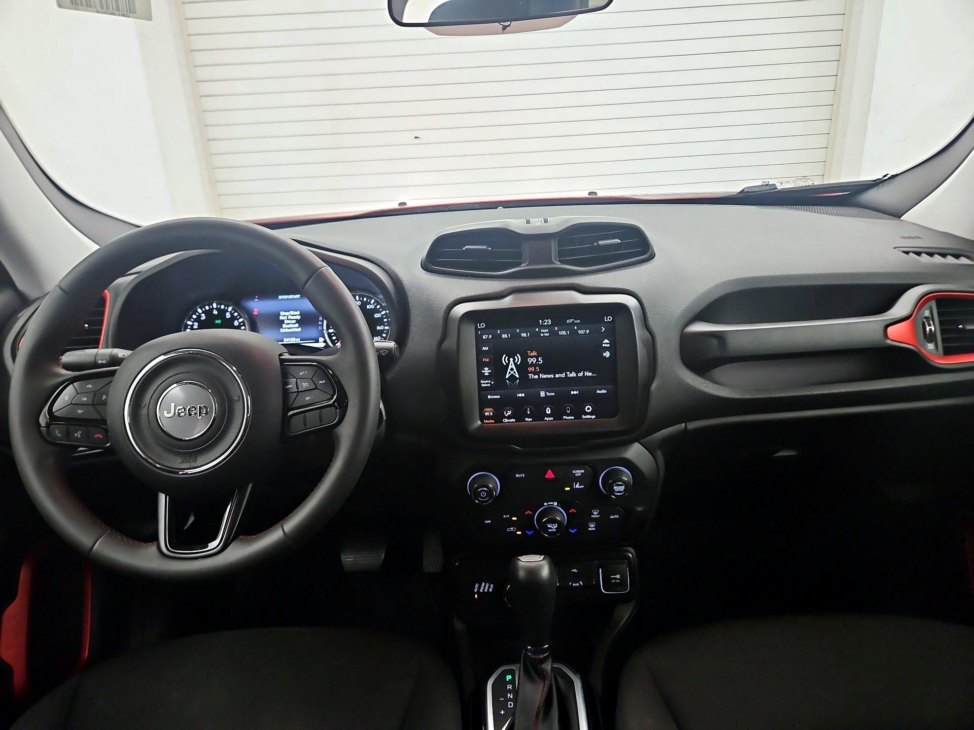 Thumbnail: 2022 Jeep Renegade - 9