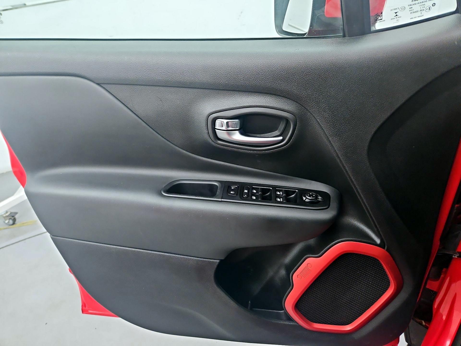 Thumbnail: 2022 Jeep Renegade - 12