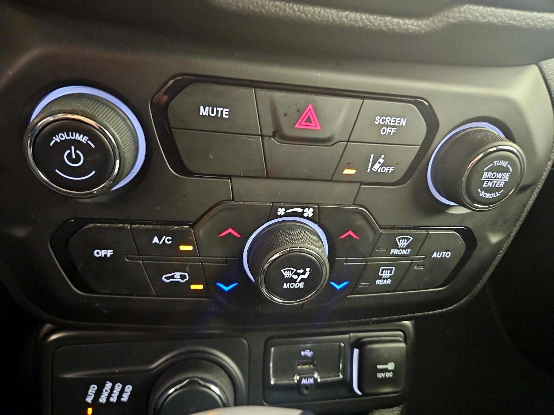 Thumbnail: 2022 Jeep Renegade - 16